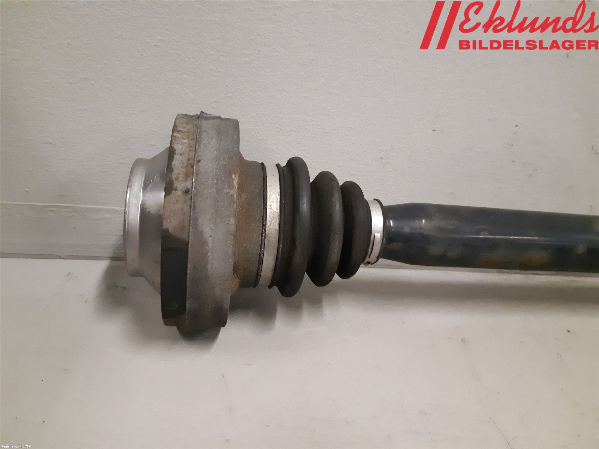 BMW 6 E63/64    02-10 Drivaxel Bak Höger