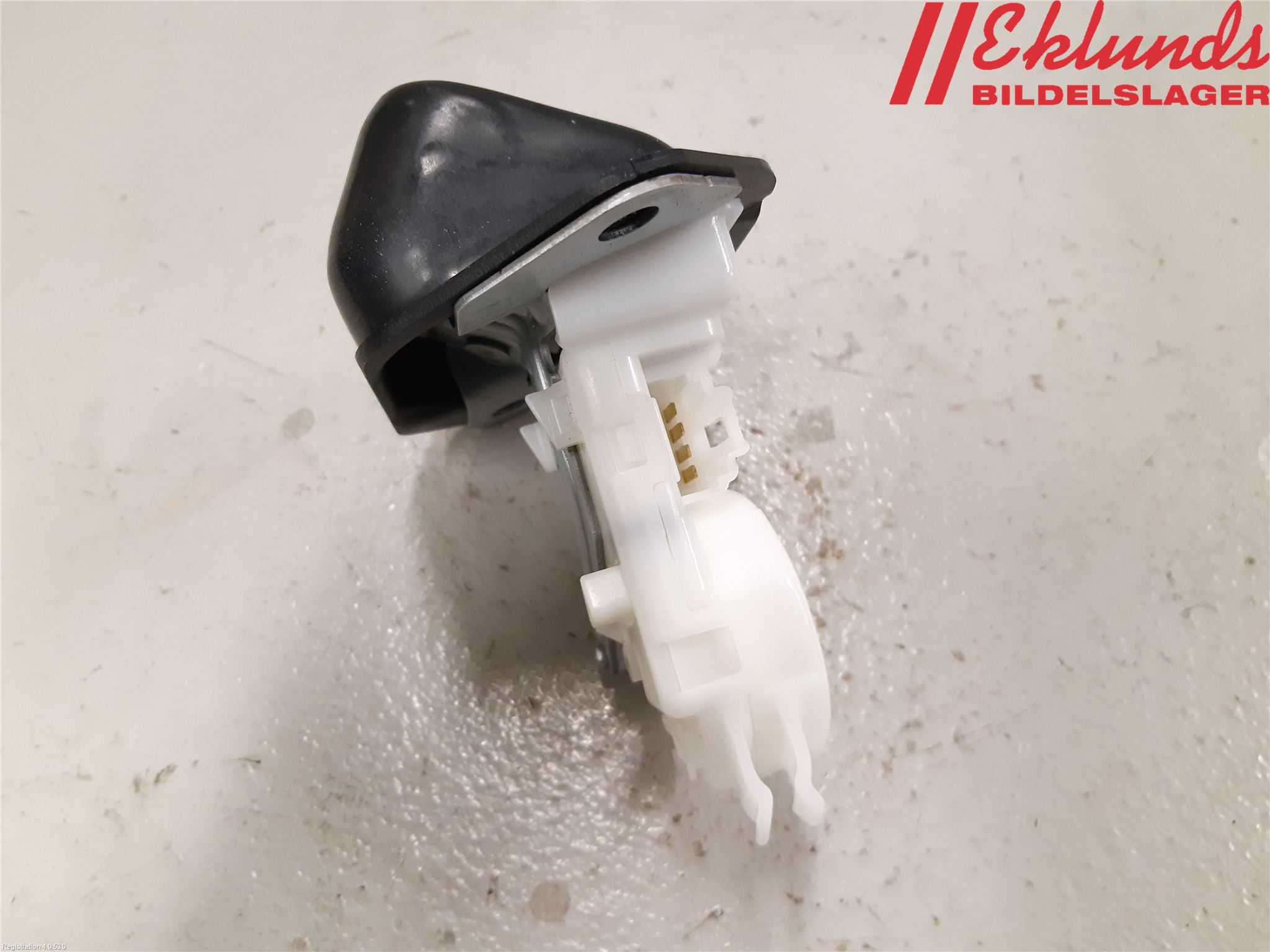 Nissan LEAF 11-17 Låskista Baklucka