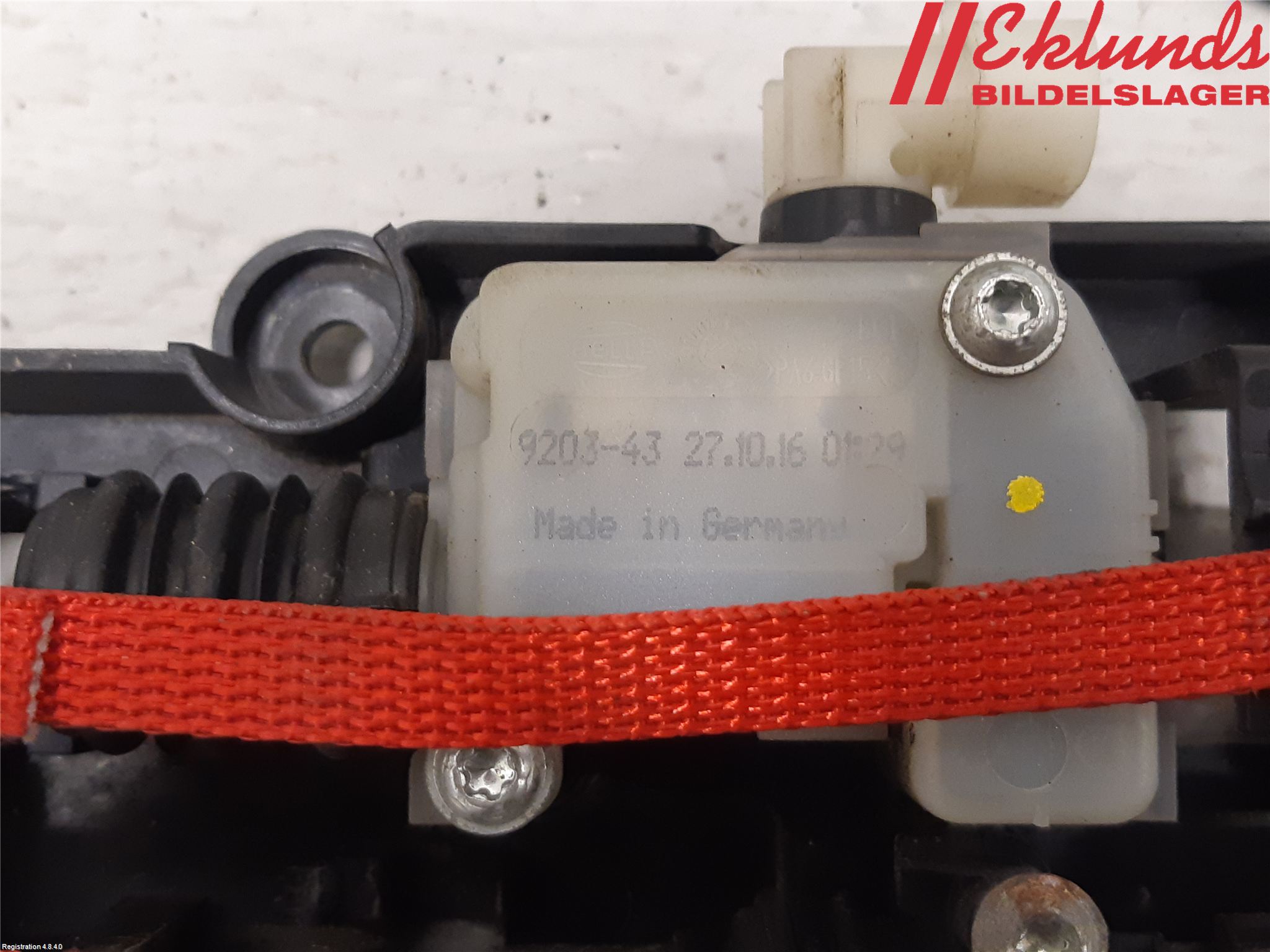 Tesla MODEL X 16- Huvlås