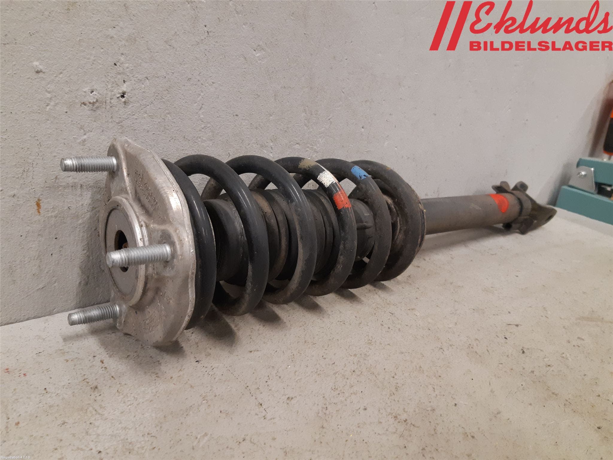 Mercedes-Benz MB C-KLASS (W205) 14-21 Fjäderben Fram Vänster