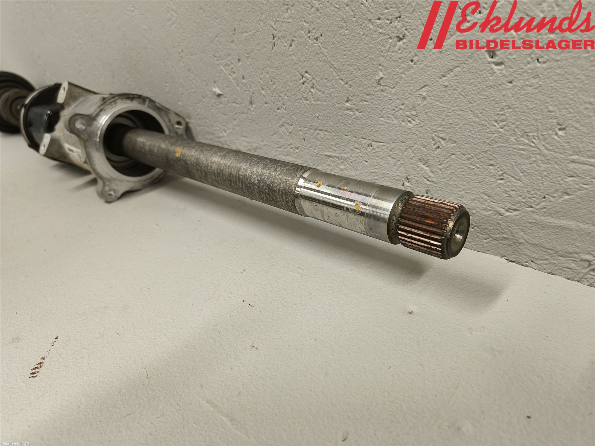 BMW X1 F48 15-22 Drivaxel Fram Höger