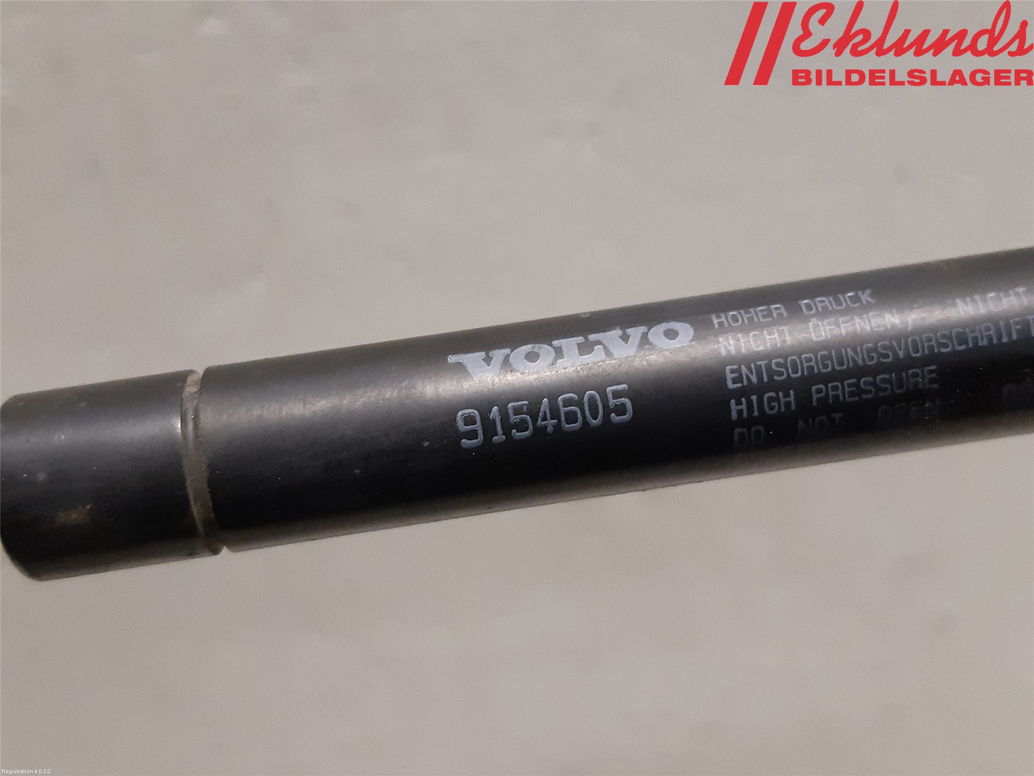 Volvo V70 05-08 Gasfjäder Motorhuv