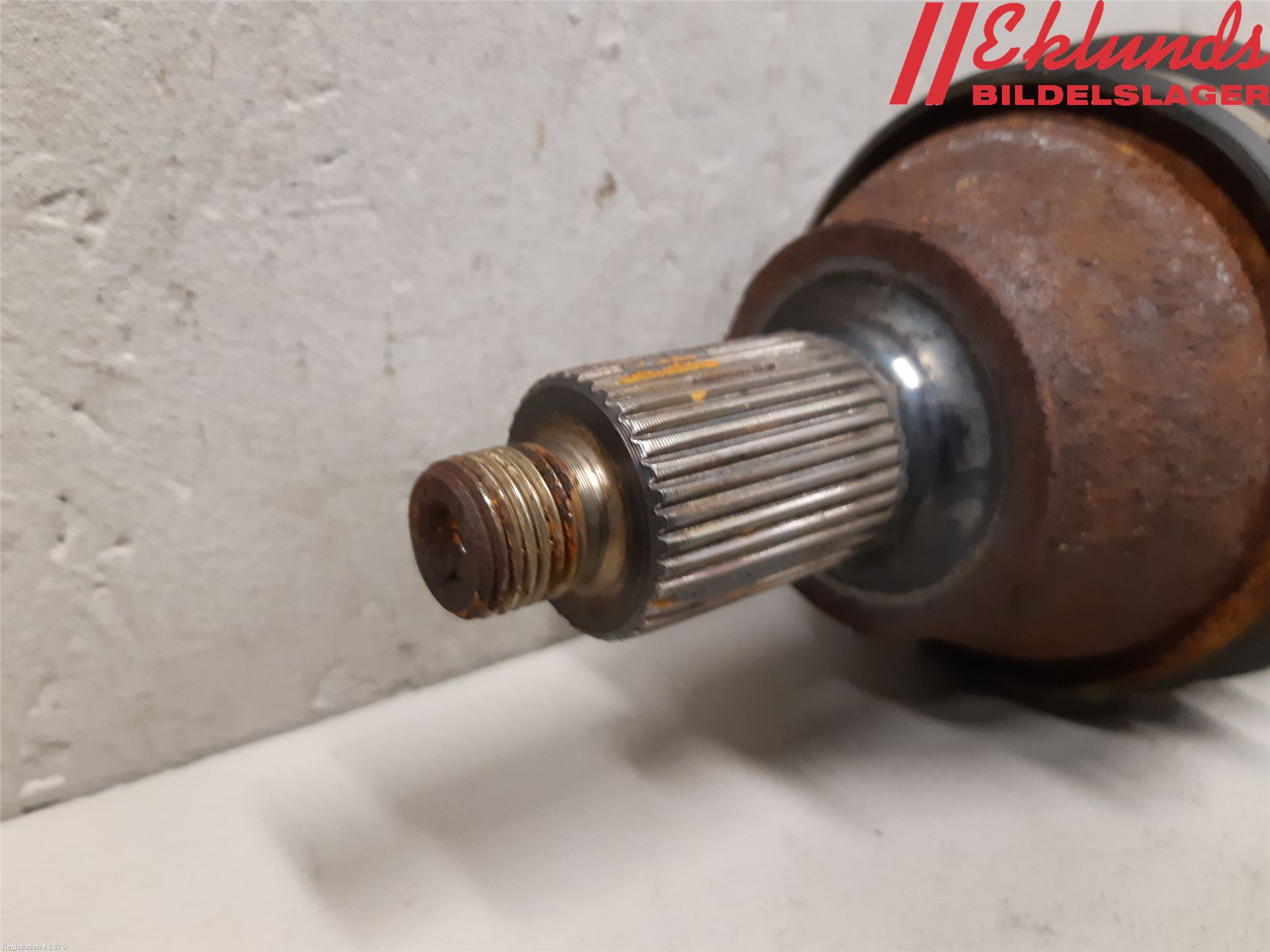 Volkswagen VW POLO 10-17 Drivaxel Fram Vänster