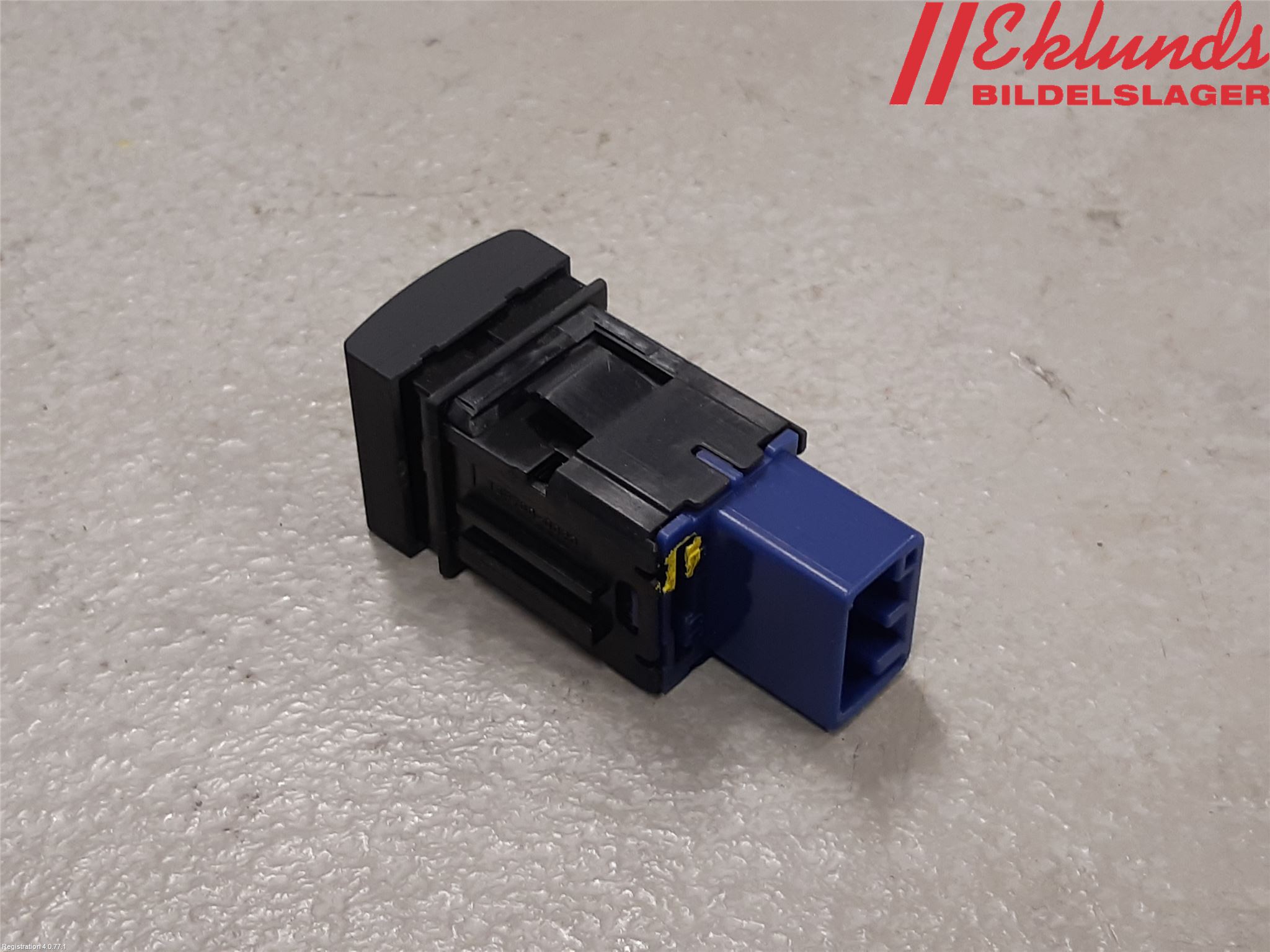 Toyota RAV4 19- Strömställare Tanklucka