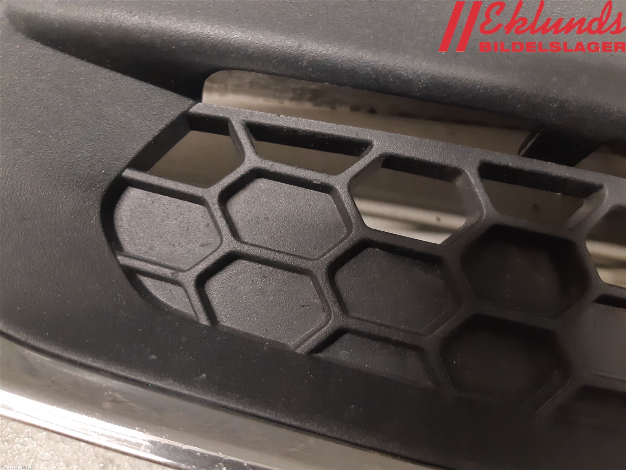 Volvo V60 11-13 Stöt Utfyllnad-List-Grill