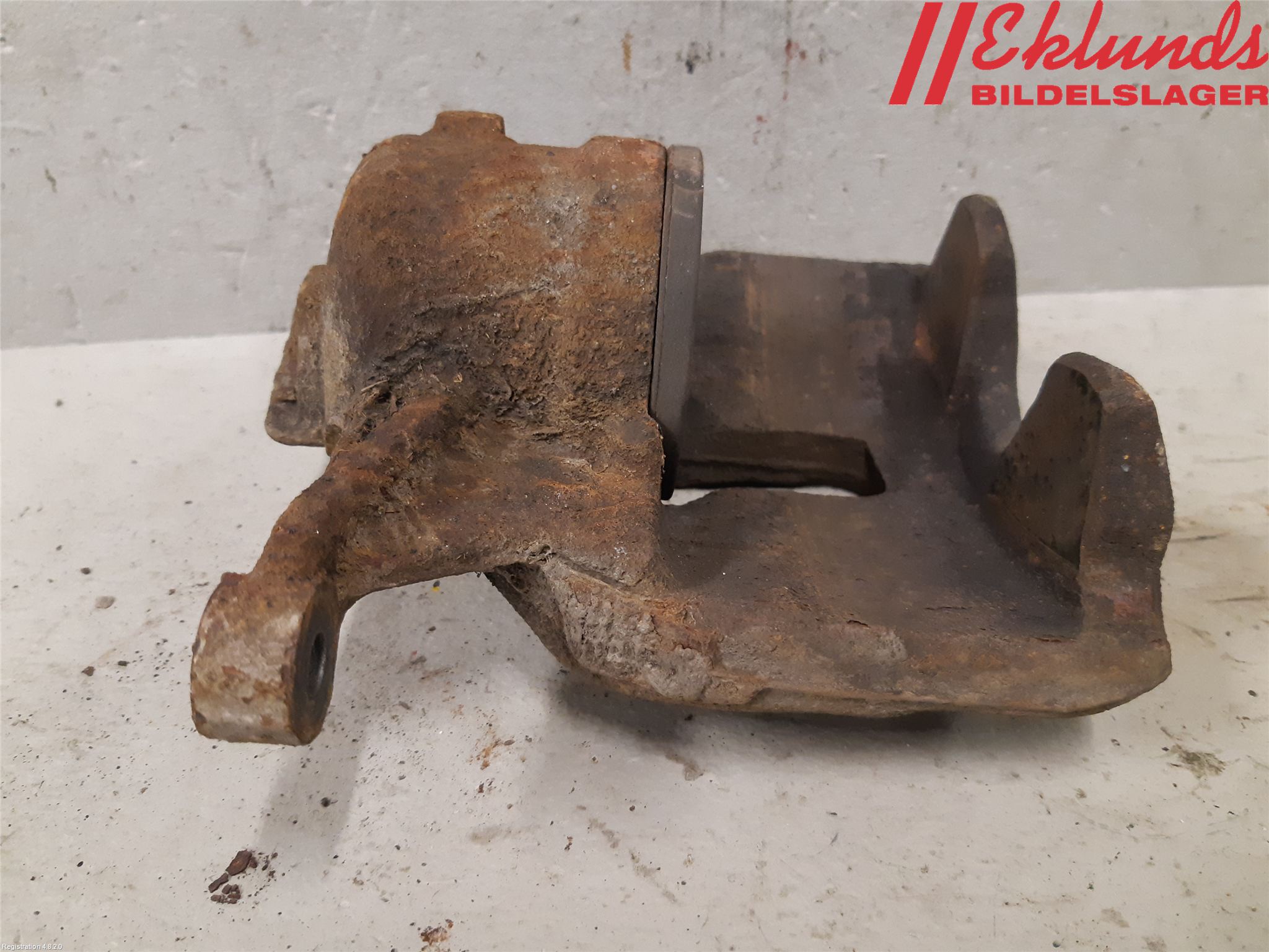 Volkswagen VW PASSAT 15-19 Bromsok Fram Höger