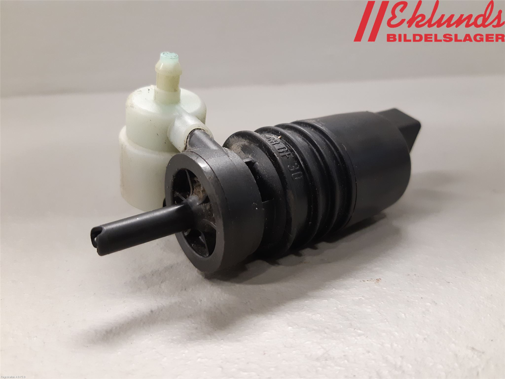 Volkswagen VW CADDY      04-10 Spolarpump Vindruta