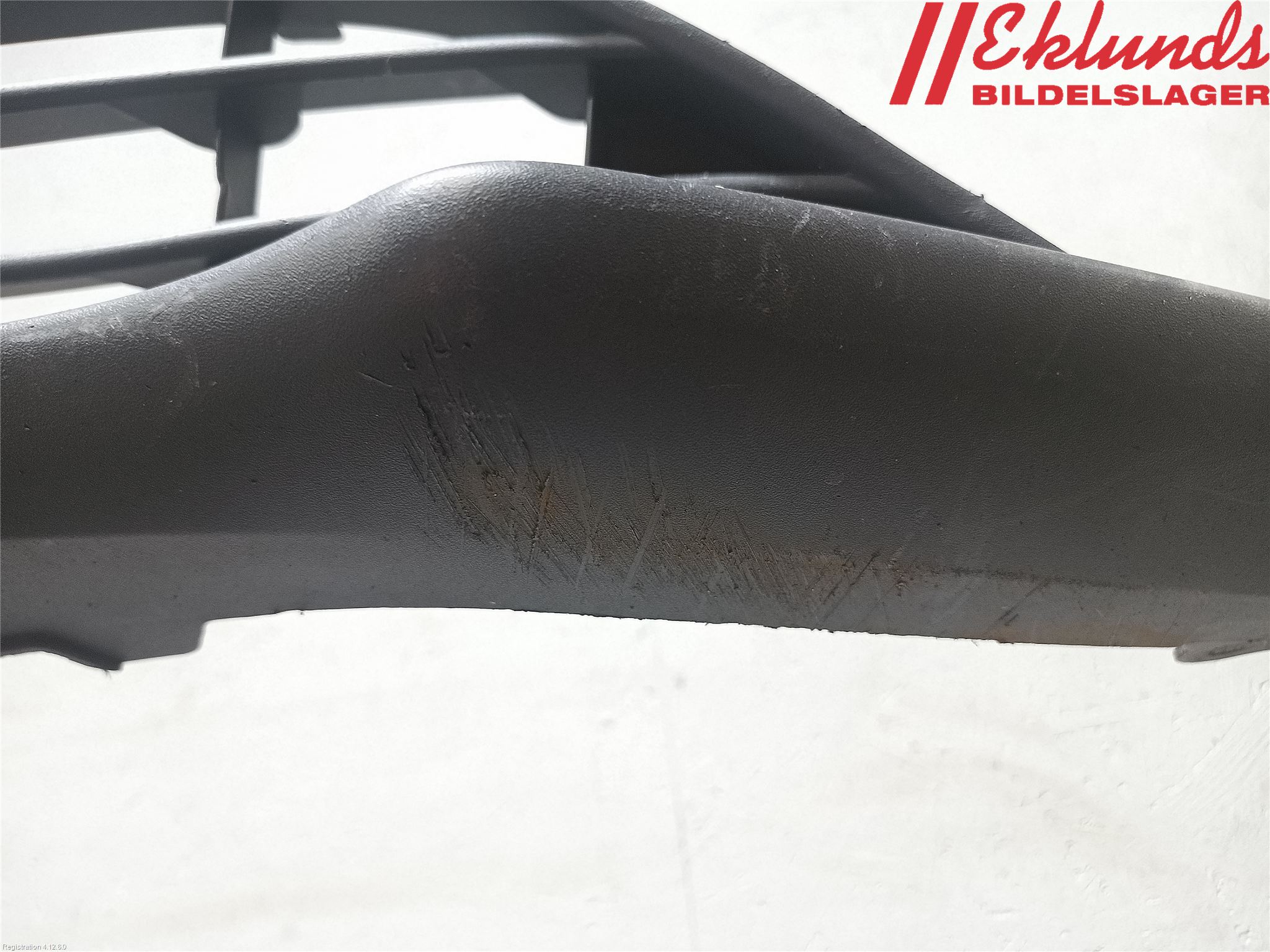 Ford FOCUS 15-18 Stötfångardel Fram Mitt