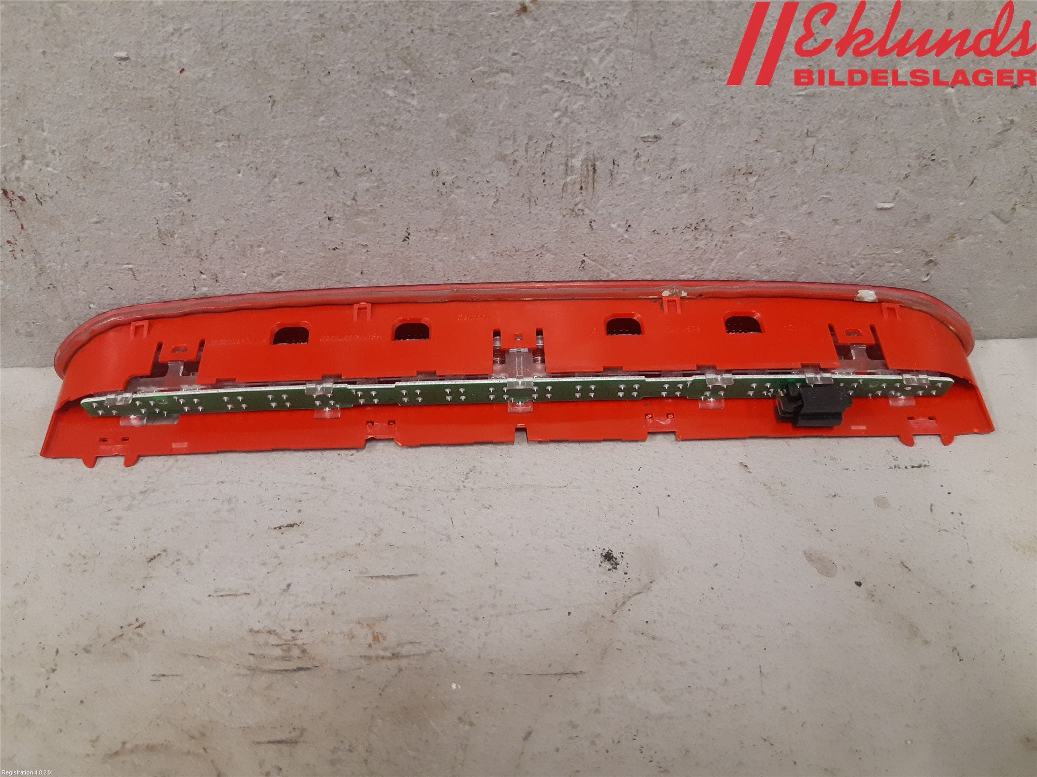 Volkswagen VW PASSAT 11-14 Bromsljus Bakruta