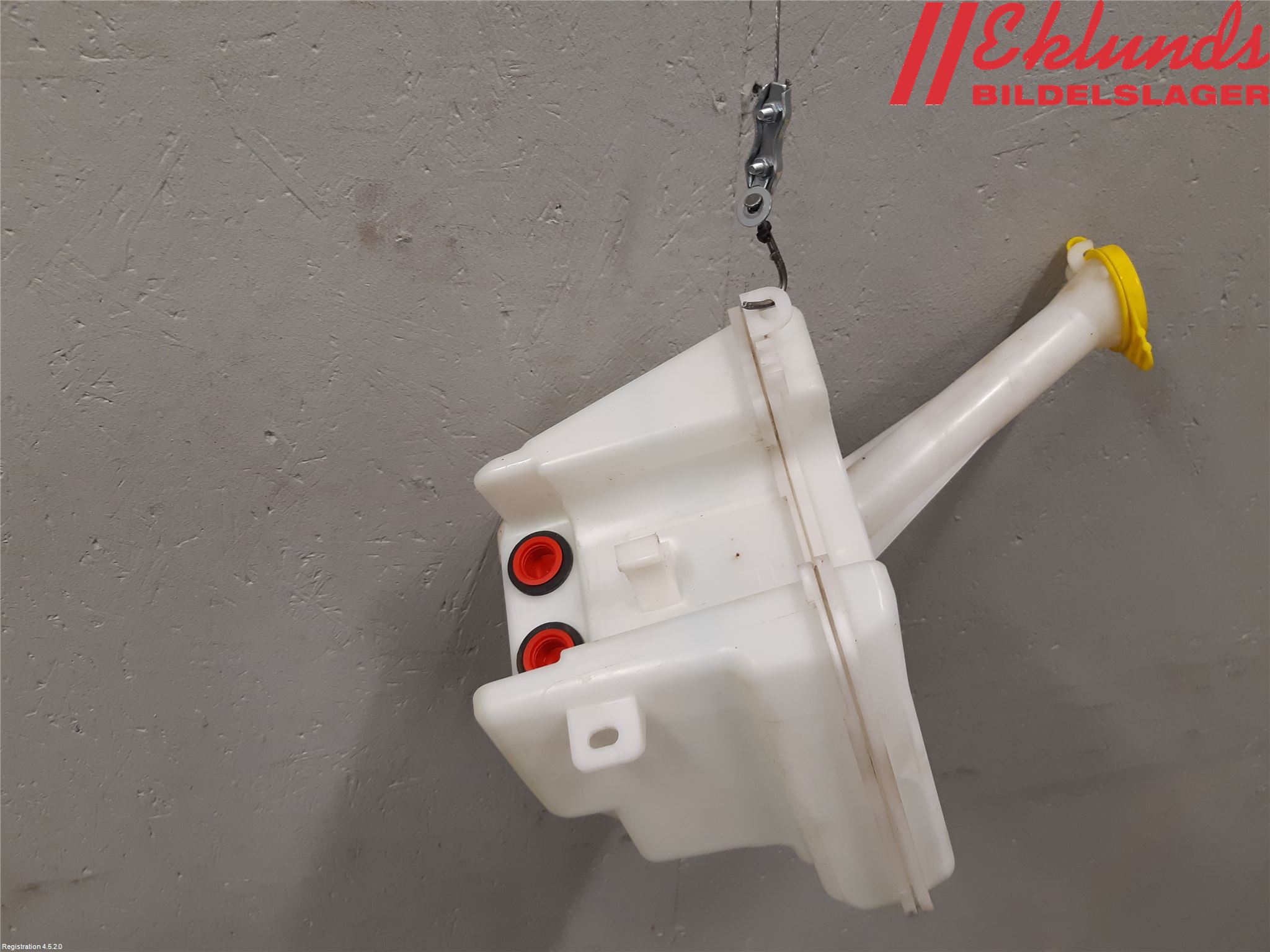 Toyota YARIS XP130 12-14 Spolartank Vindruta