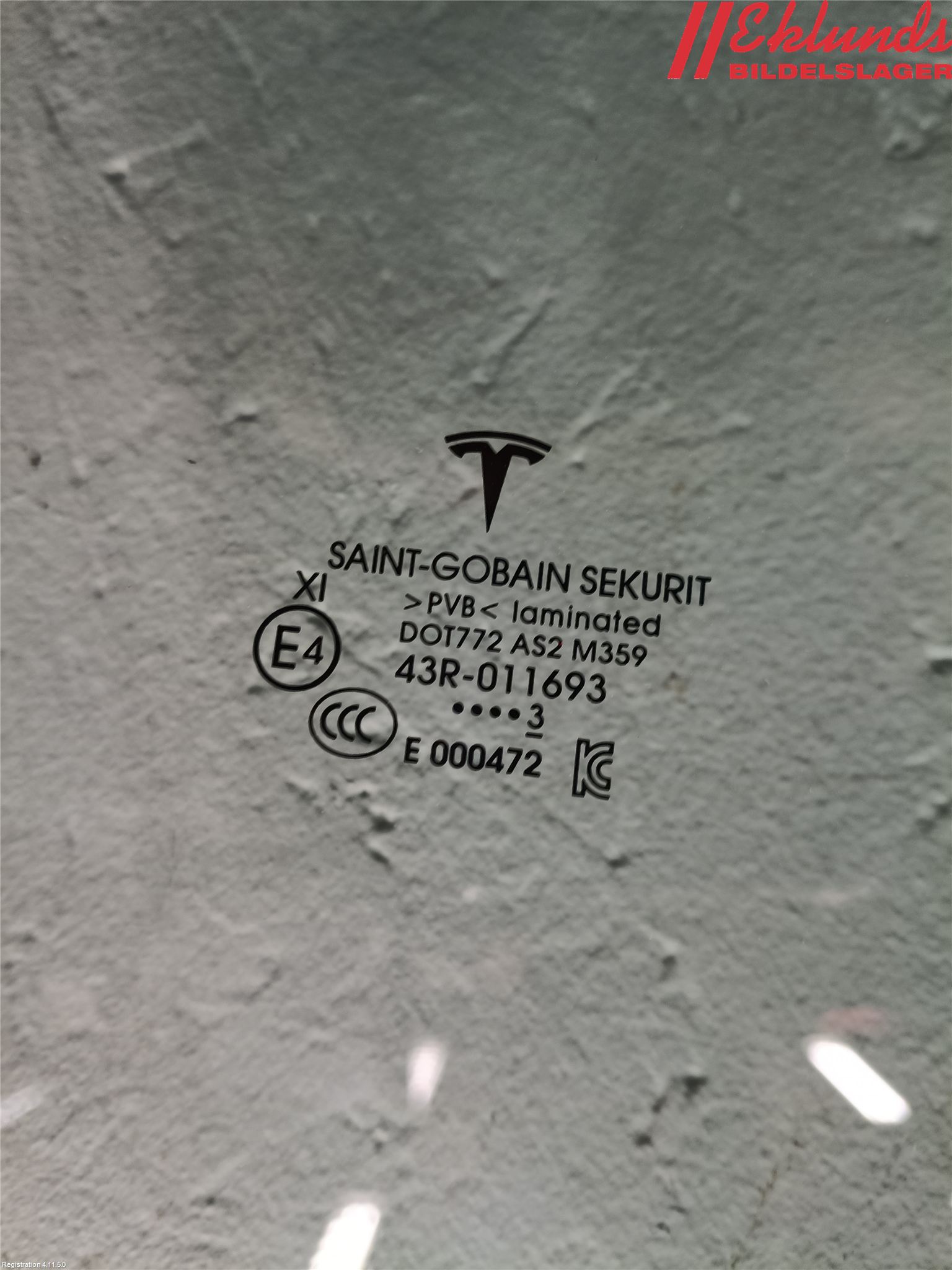 Tesla MODEL Y 21- Dörruta Fram Höger