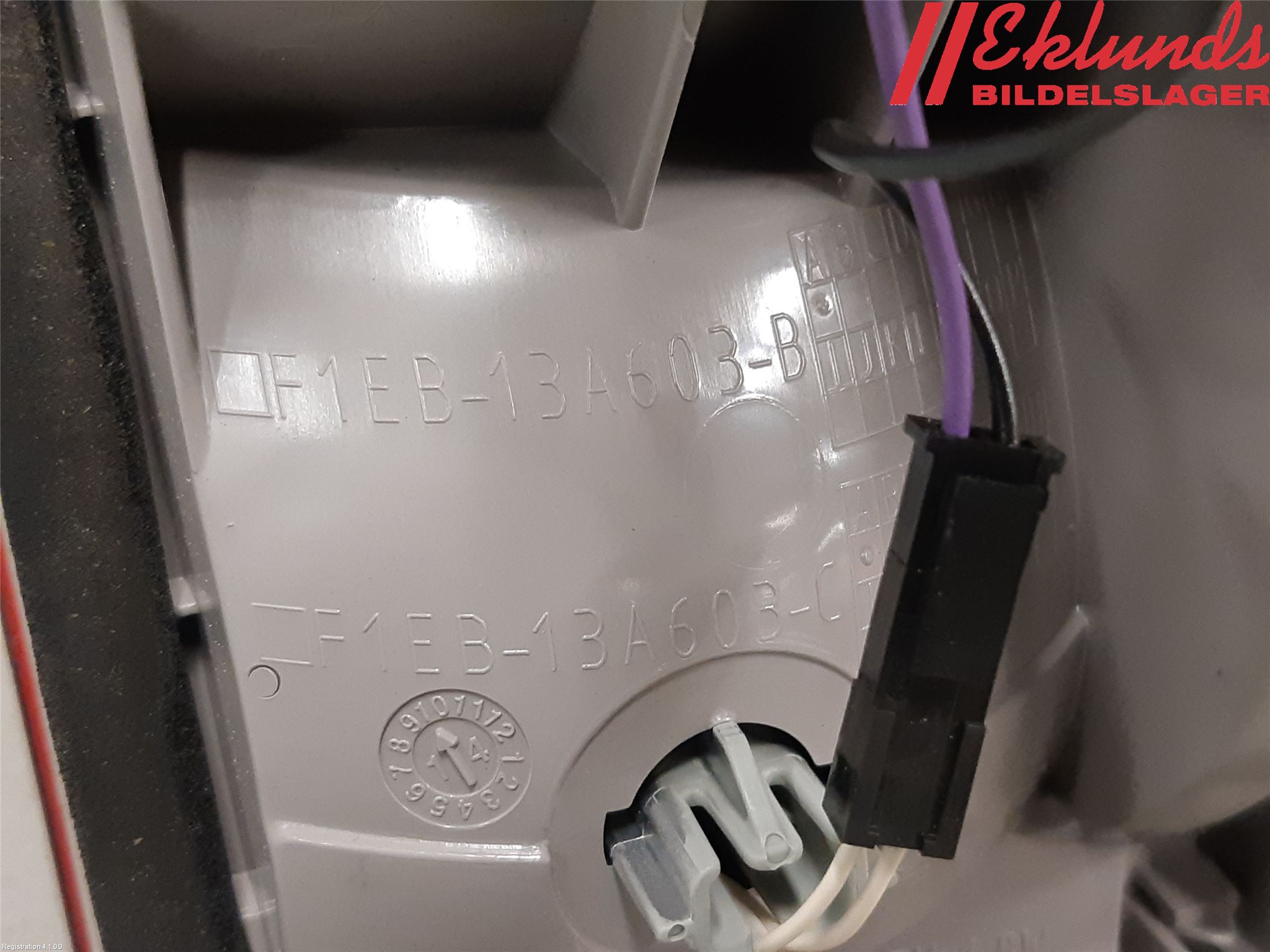 Ford FOCUS 15-18 Bakljus Lucka Vä