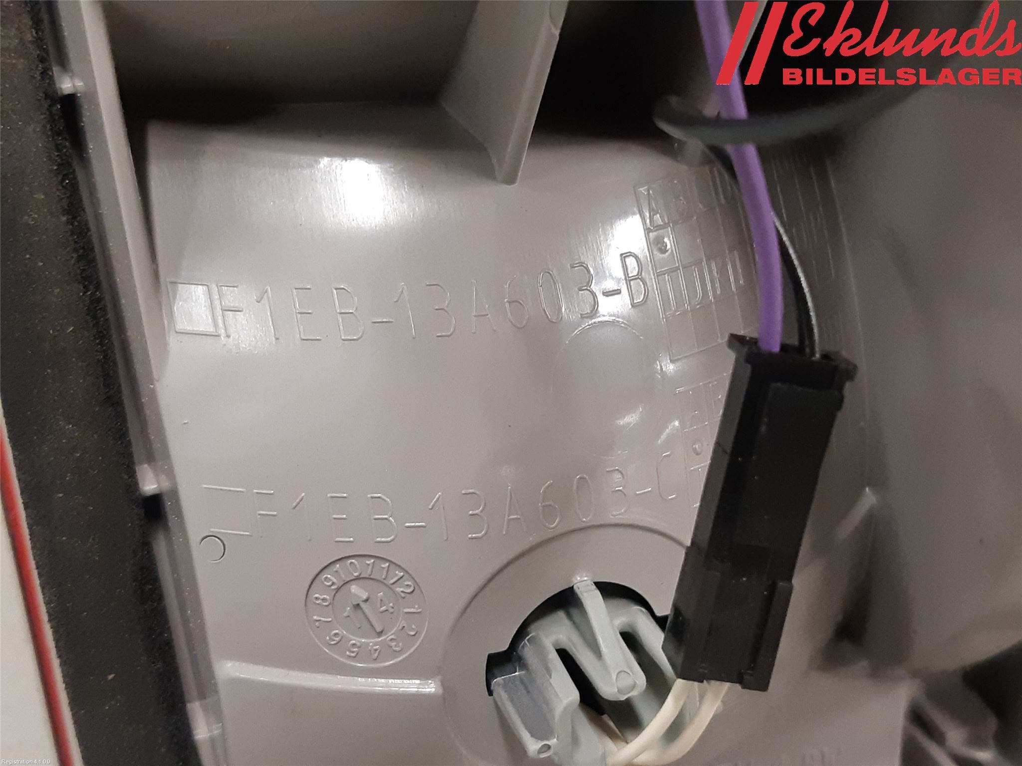 Ford FOCUS 15-18 Bakljus Lucka Vä