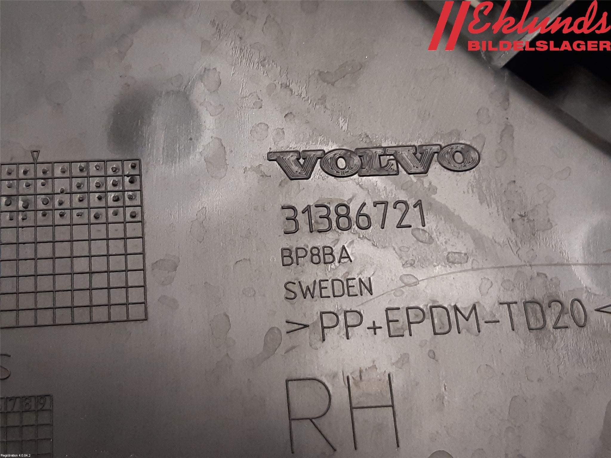 Volvo S60 11-13 Stötfångarfäste Bak Hö