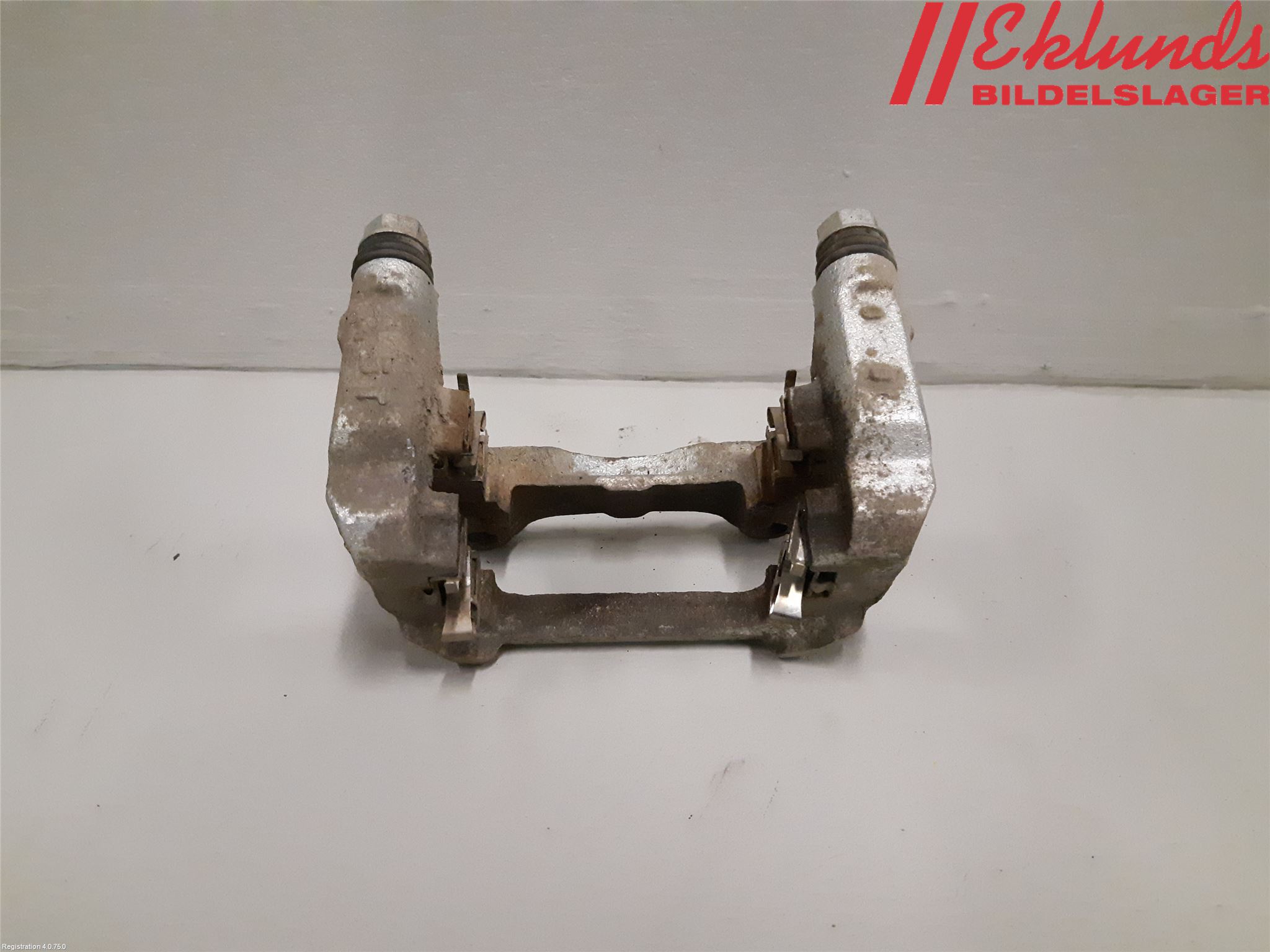 Toyota RAV4 19- Bromsokshållare