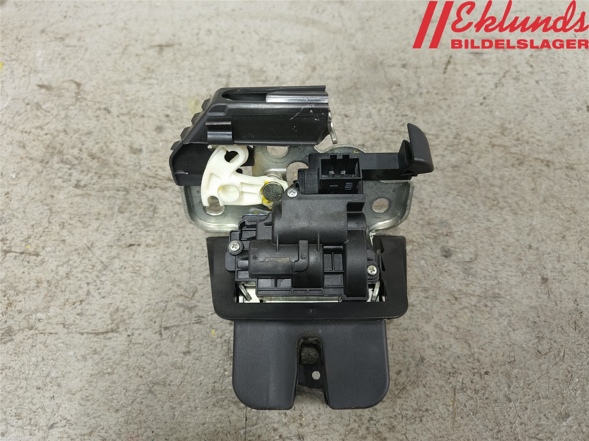 Audi A4/S4 08-11 Låskista Baklucka