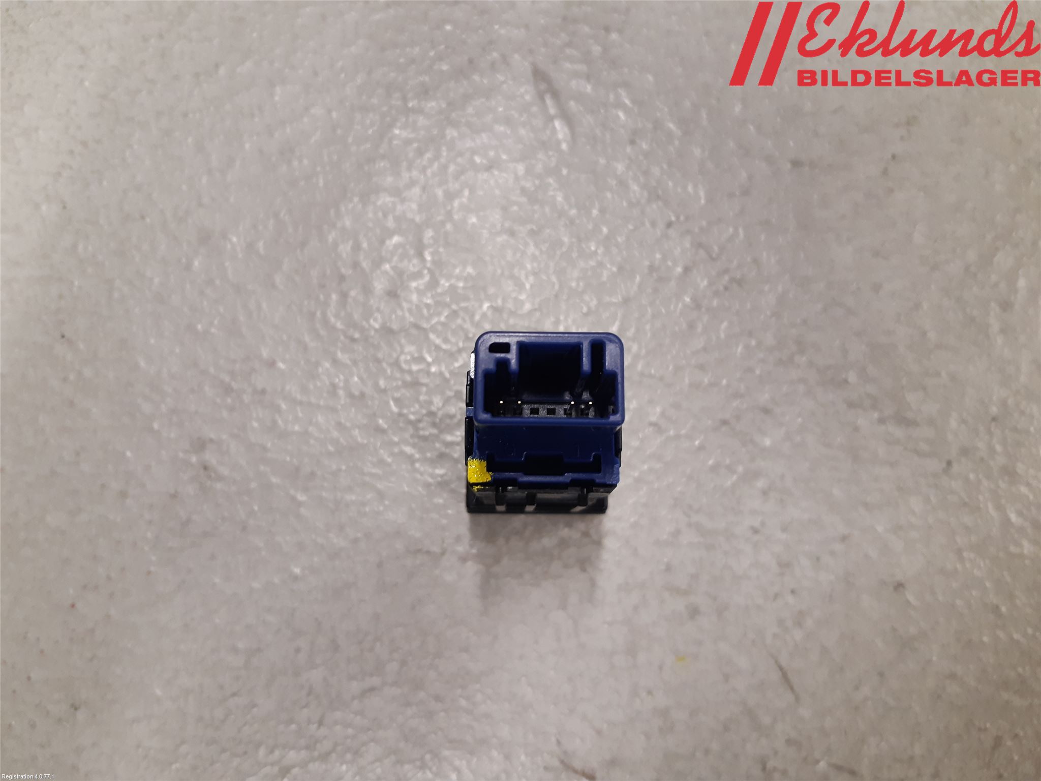 Toyota COROLLA 19- Strömställare Baklucka