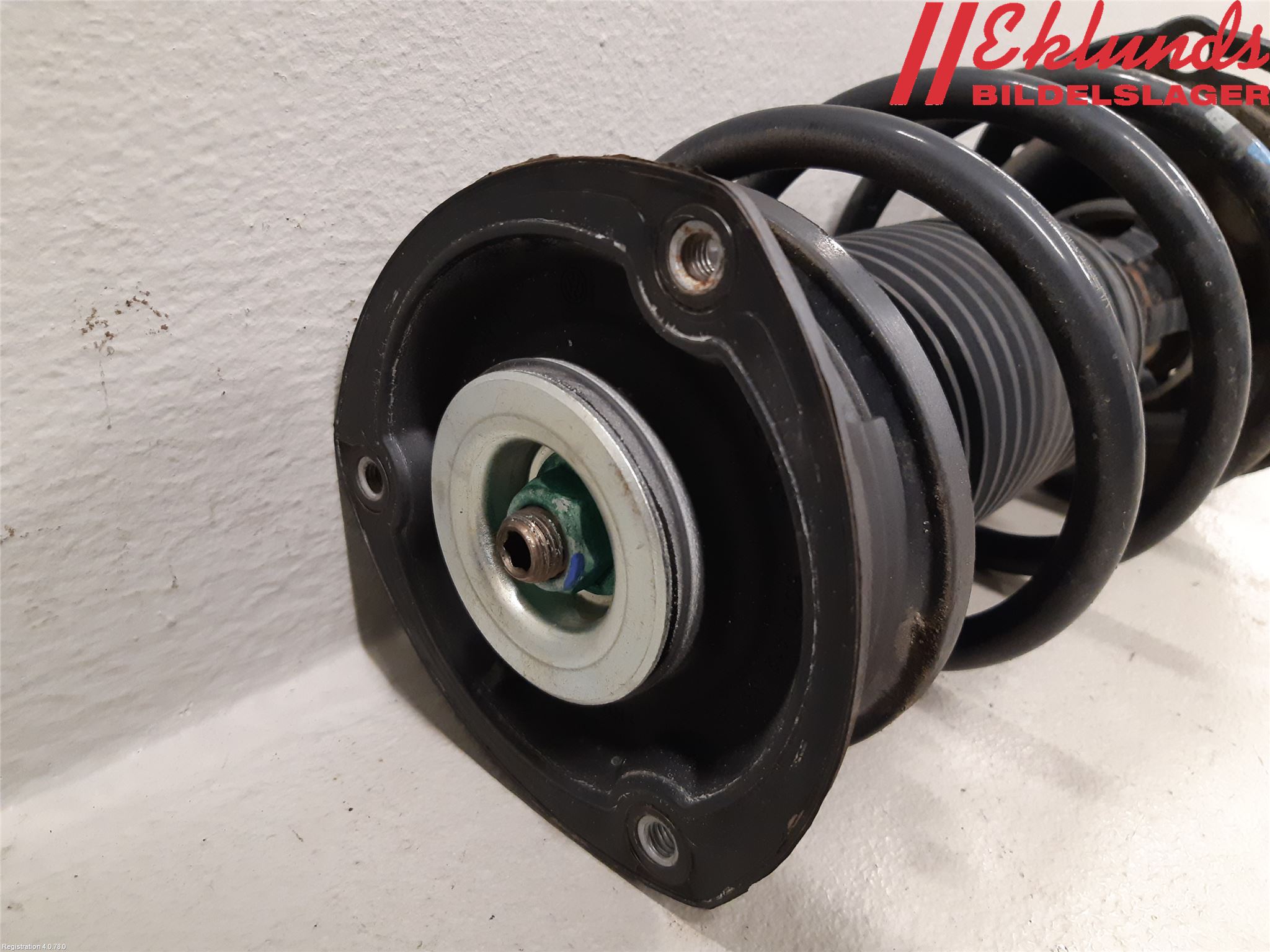 Volkswagen VW TOURAN 16- Fjäderben Fram Höger