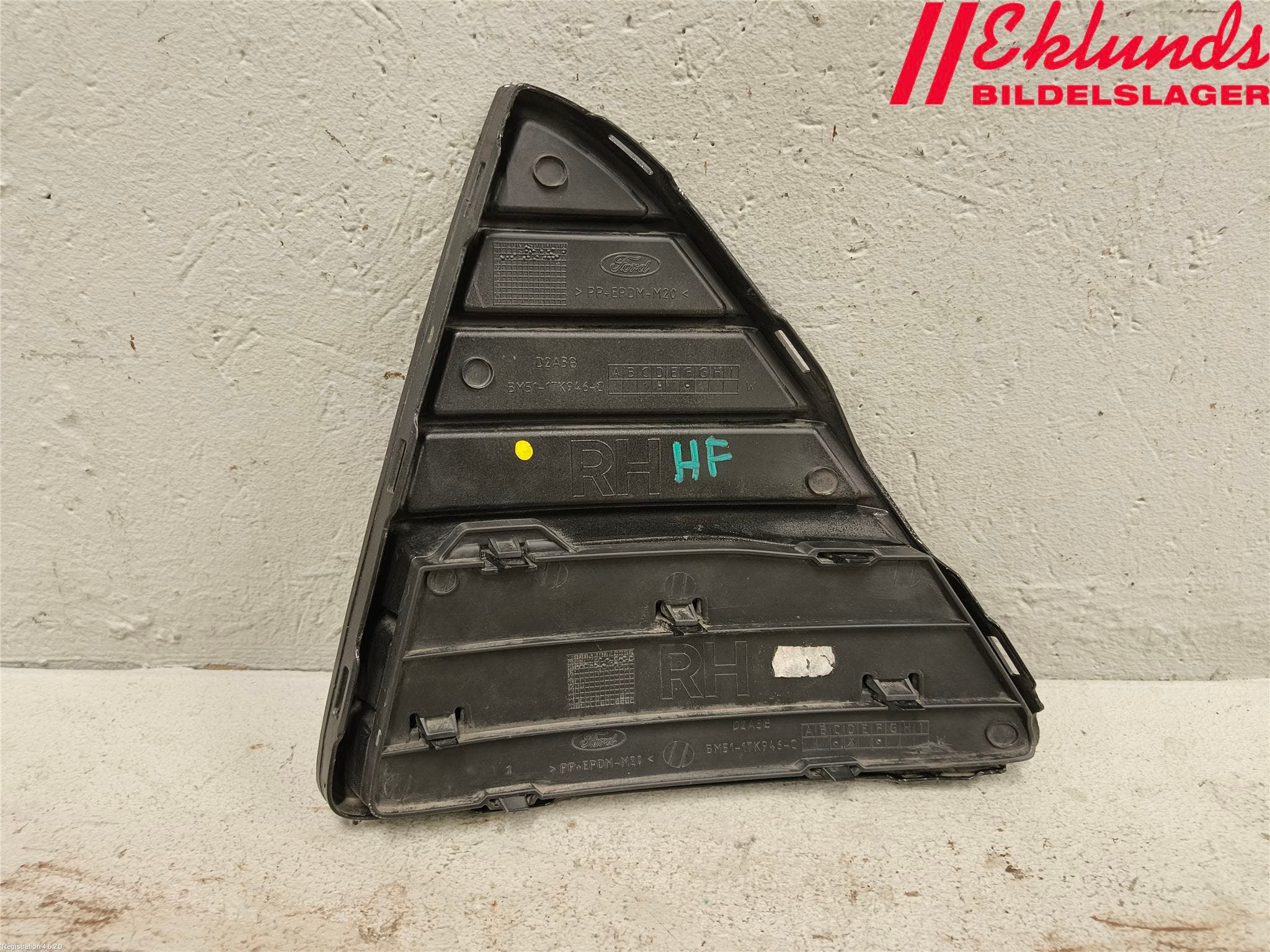 Ford FOCUS 11-14 Grilldel Höger