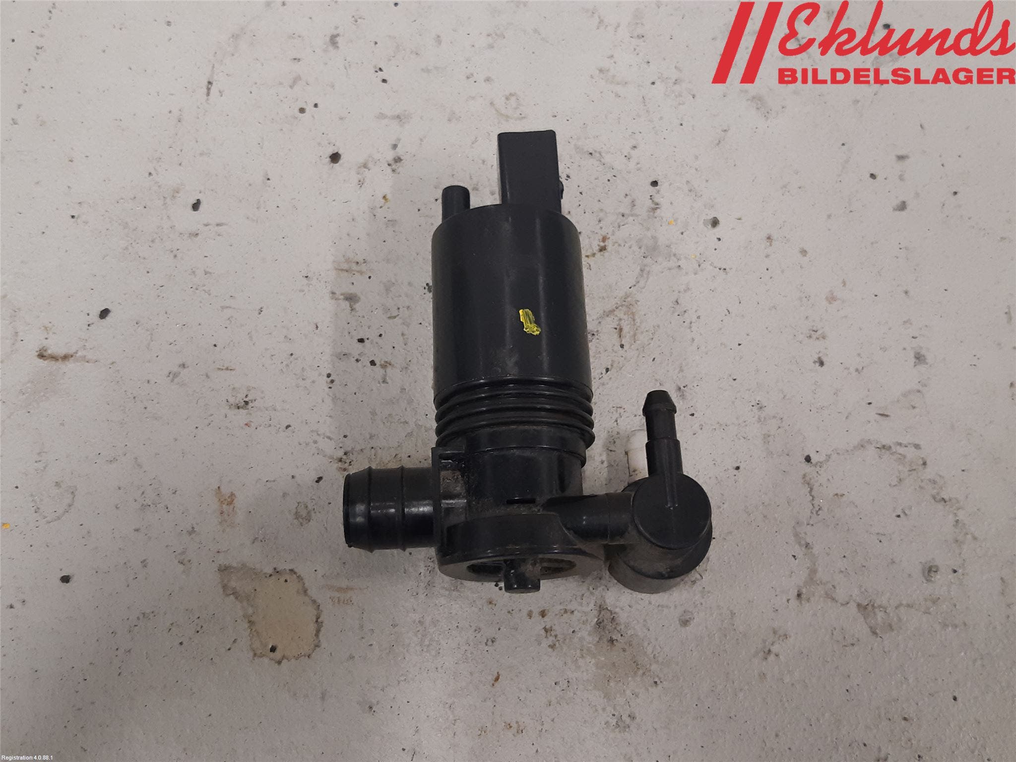 Volvo V90 17->> Spolarpump Vindruta