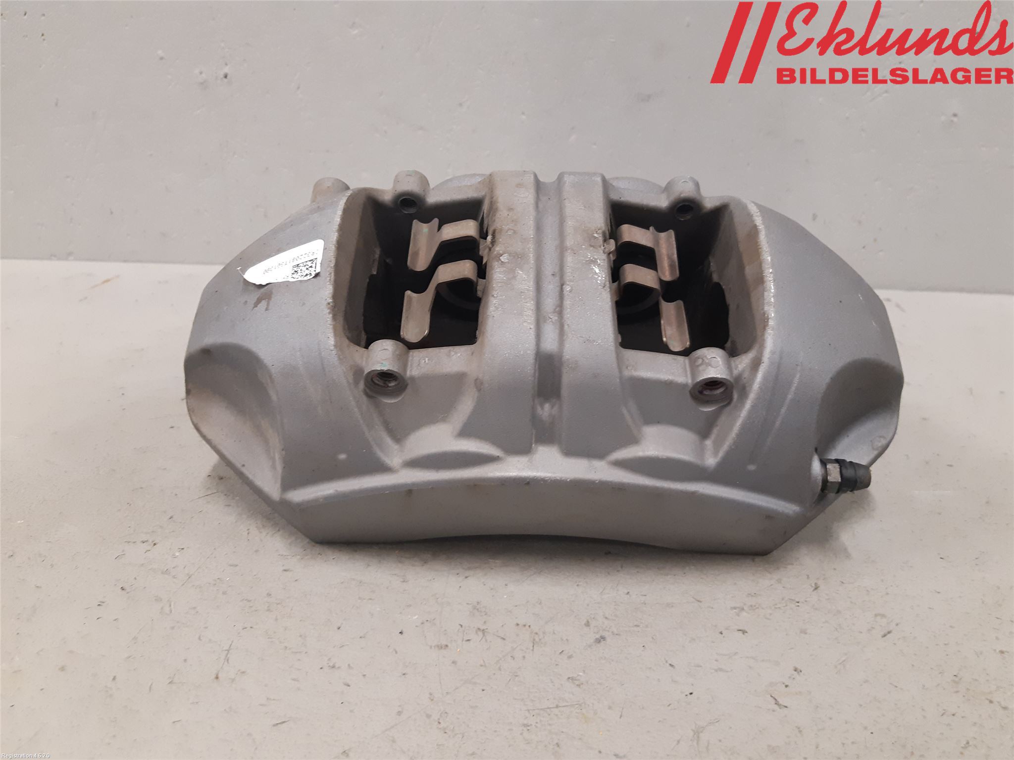 Tesla MODEL Y 21- Bromsok Fram Höger