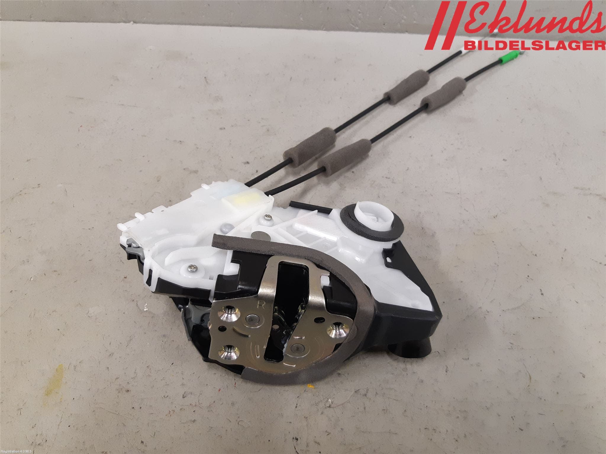 Toyota YARIS XP21 20- Låskista-Dörrlås