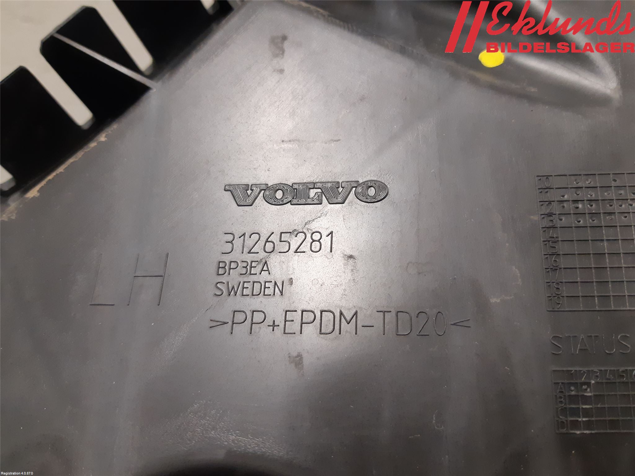Volvo V60 14-18 Stötfångarfäste Bak Vä