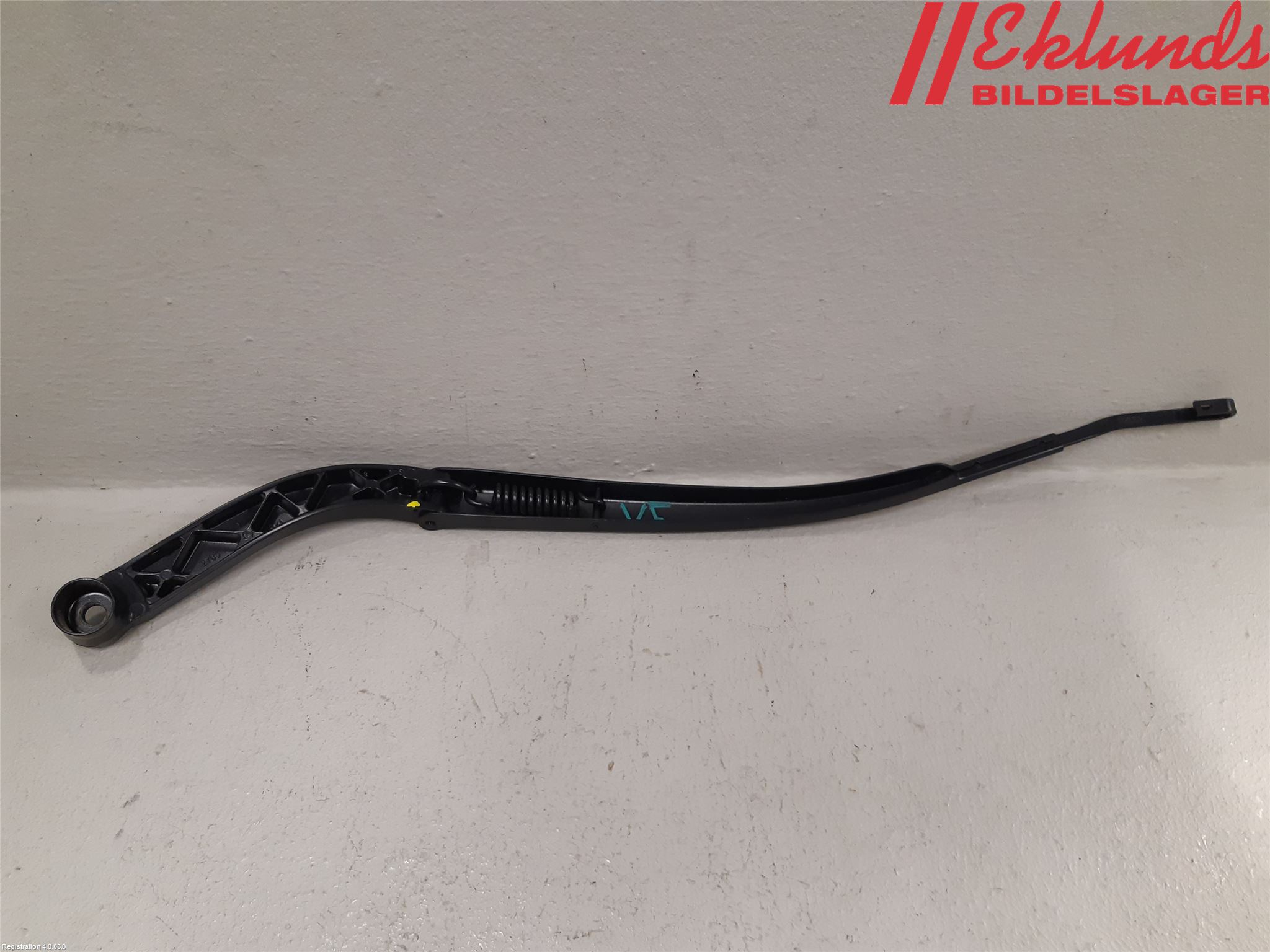 Toyota RAV4 19- Torkararm Armar Vindruta