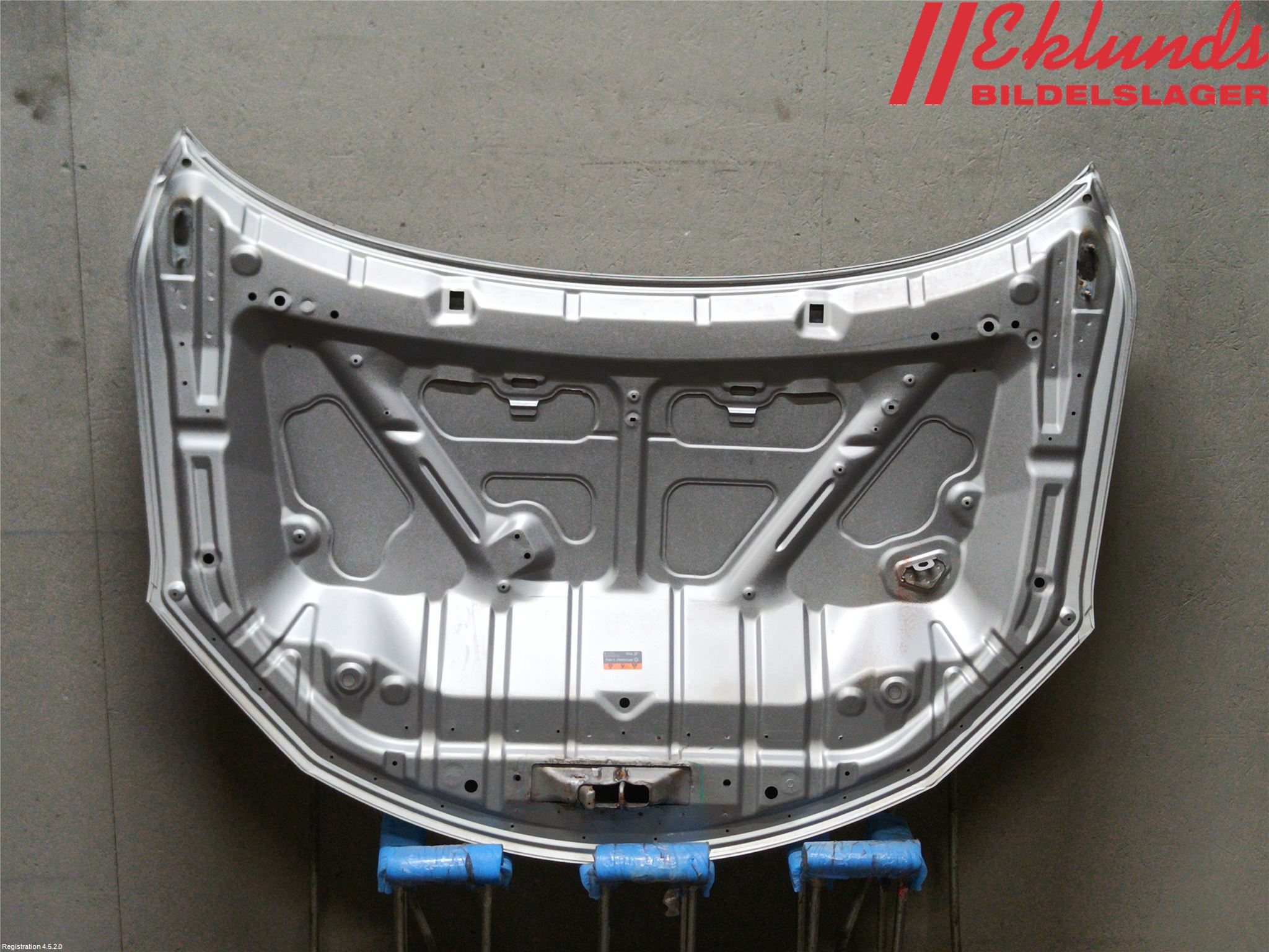 Nissan PULSAR Huv Fram