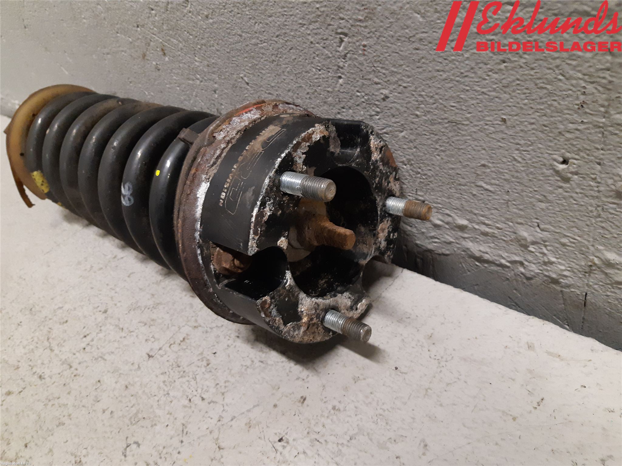 Nissan NAVARA 05-16 Fjäderben Fram Vänster