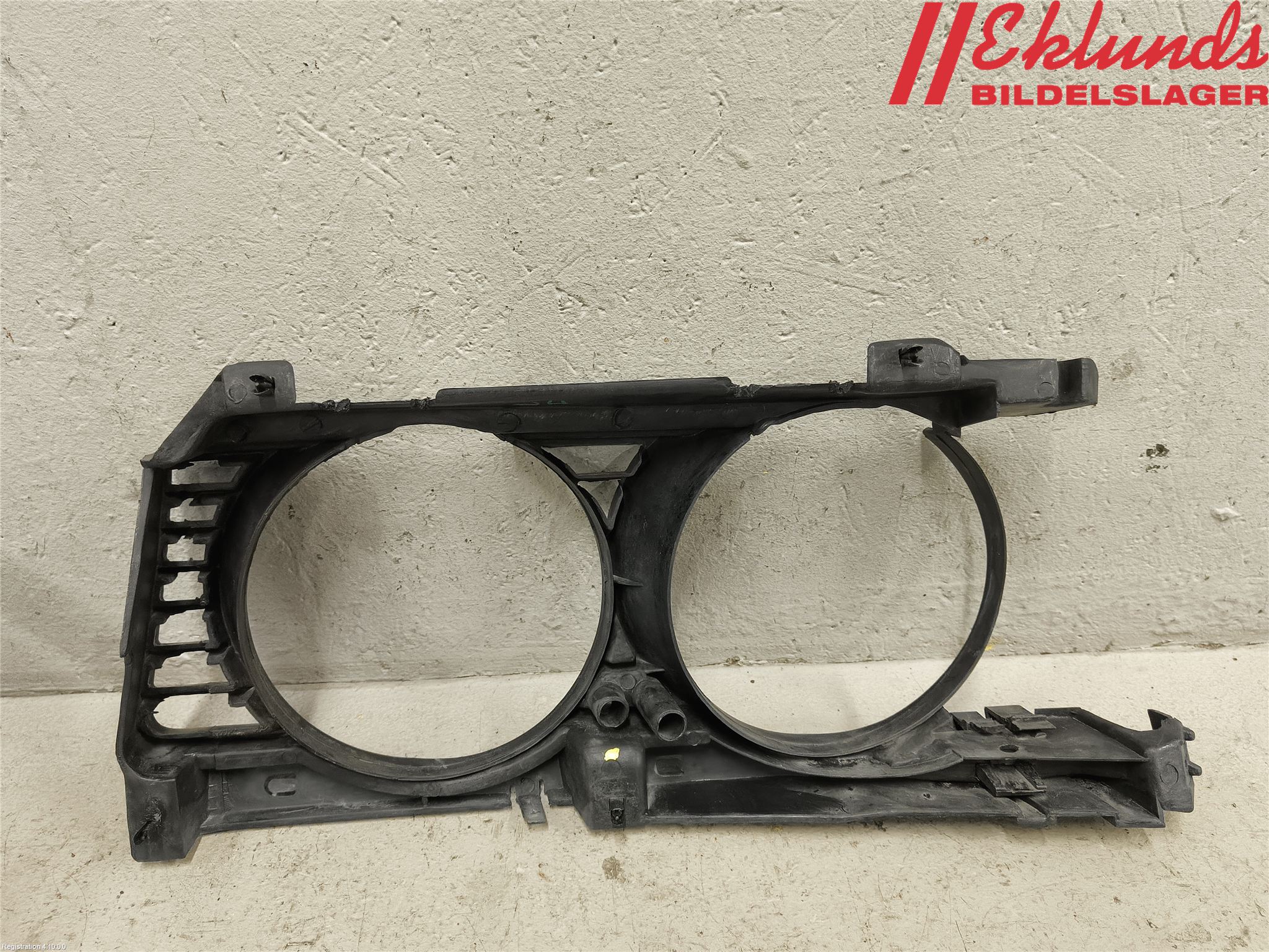 BMW 5 E34      88-96 Strålkastarsarg Höger