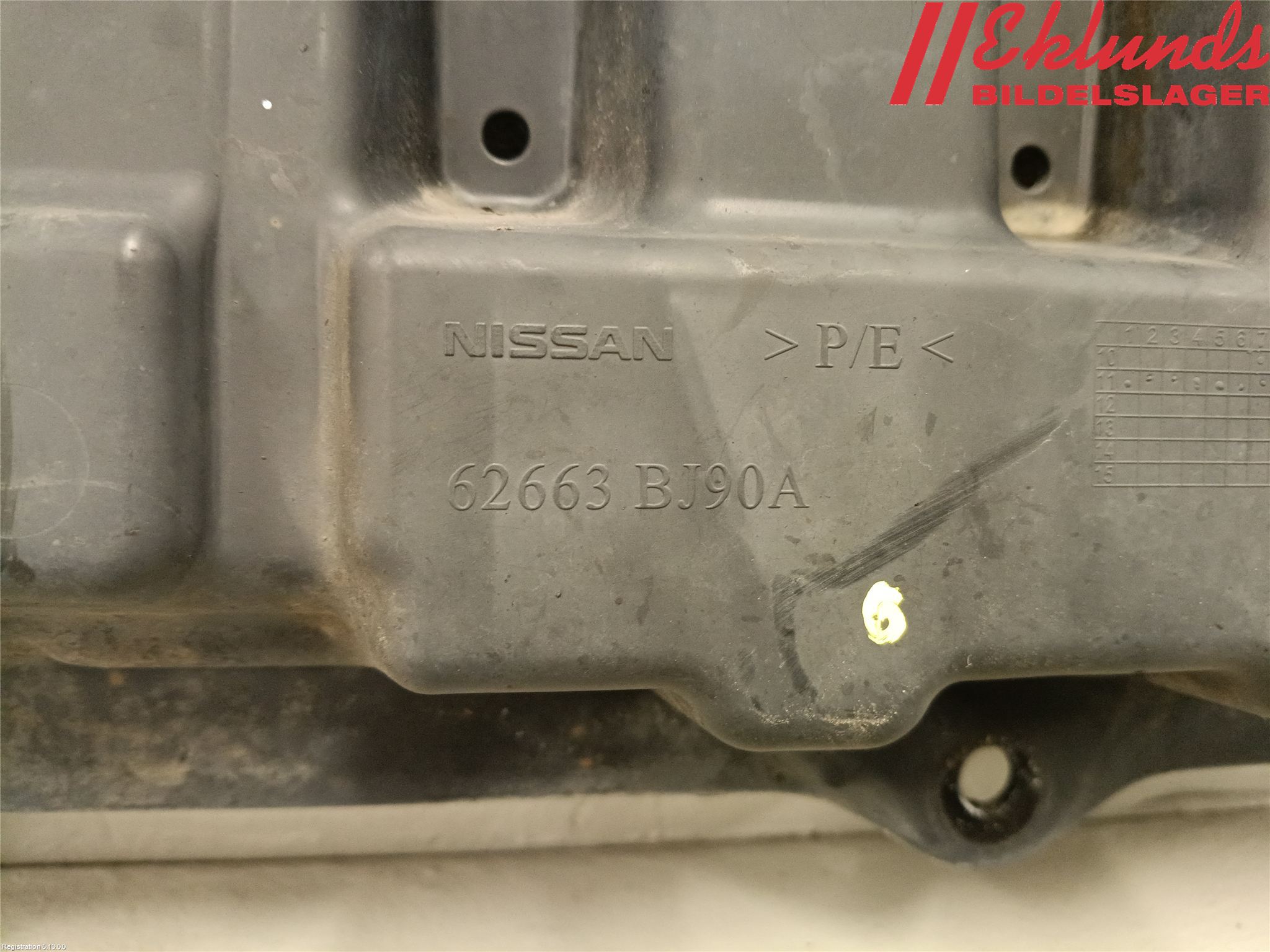 Nissan NV200/NV200 COMBI Hasplåt Plåt-Plast