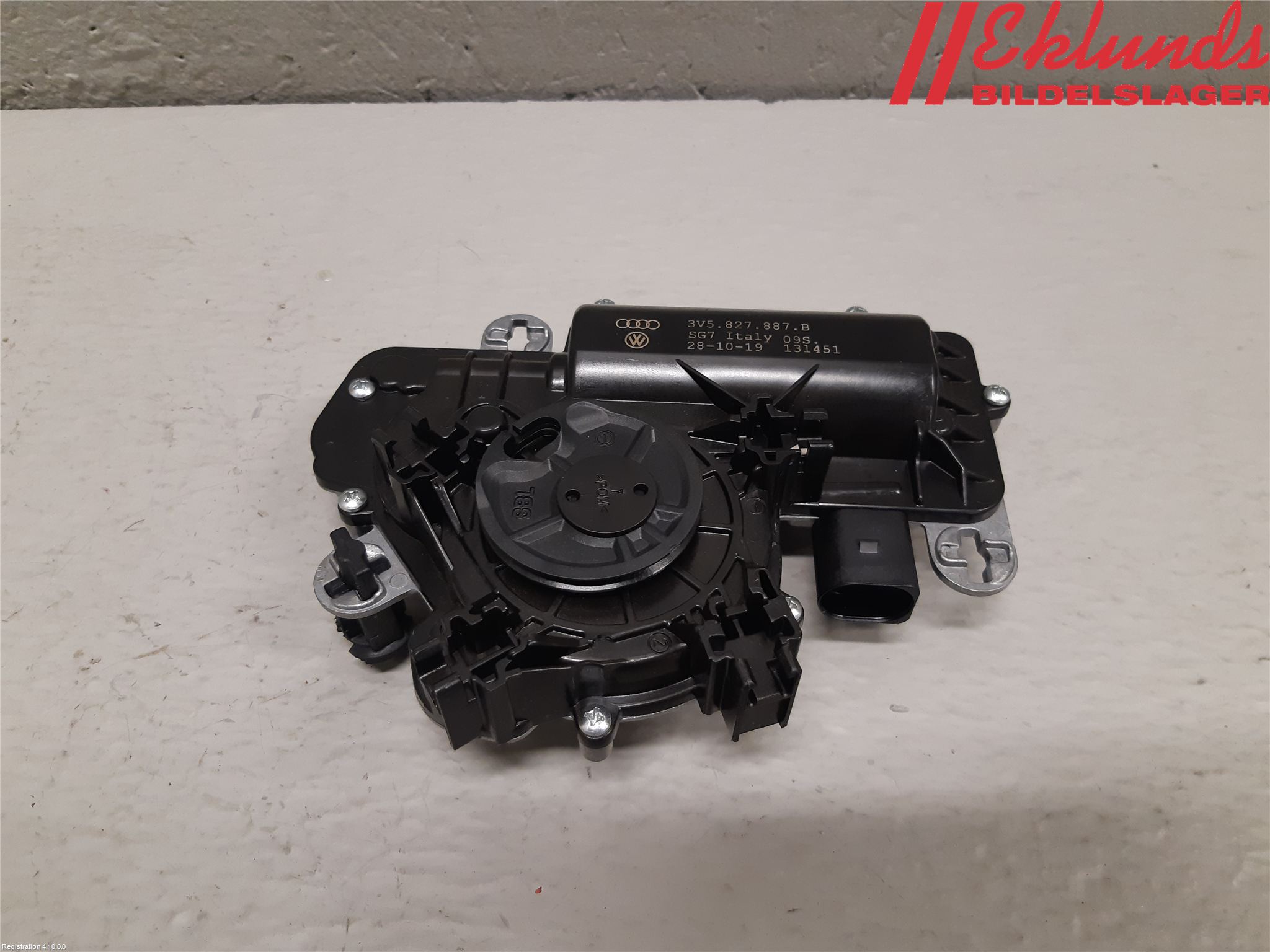 Audi A4/S4 B9 20- Bakluckeöppnare Automatisk