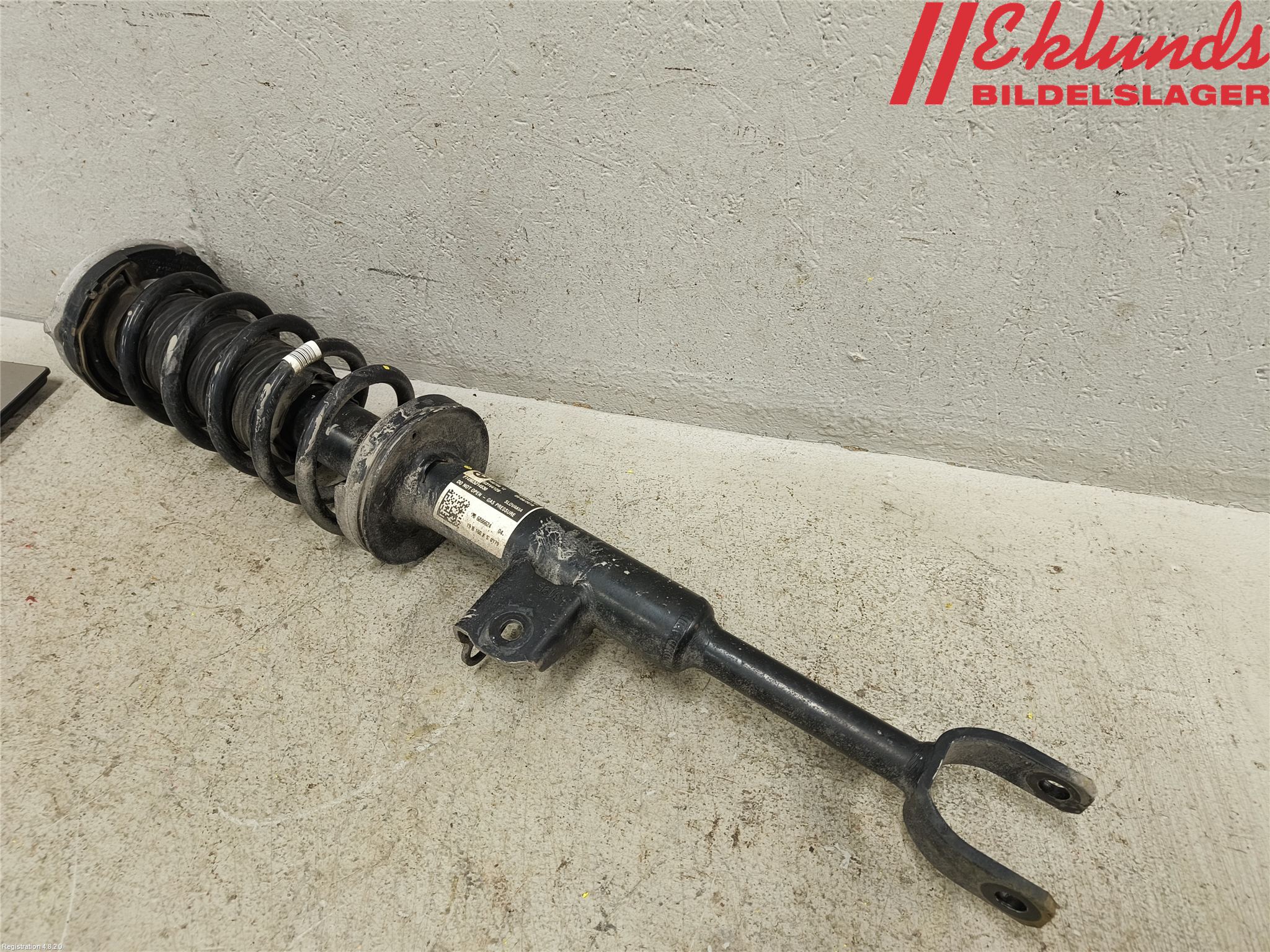 BMW 5 G30/G31/F90 17-23 Fjäderben Fram Höger