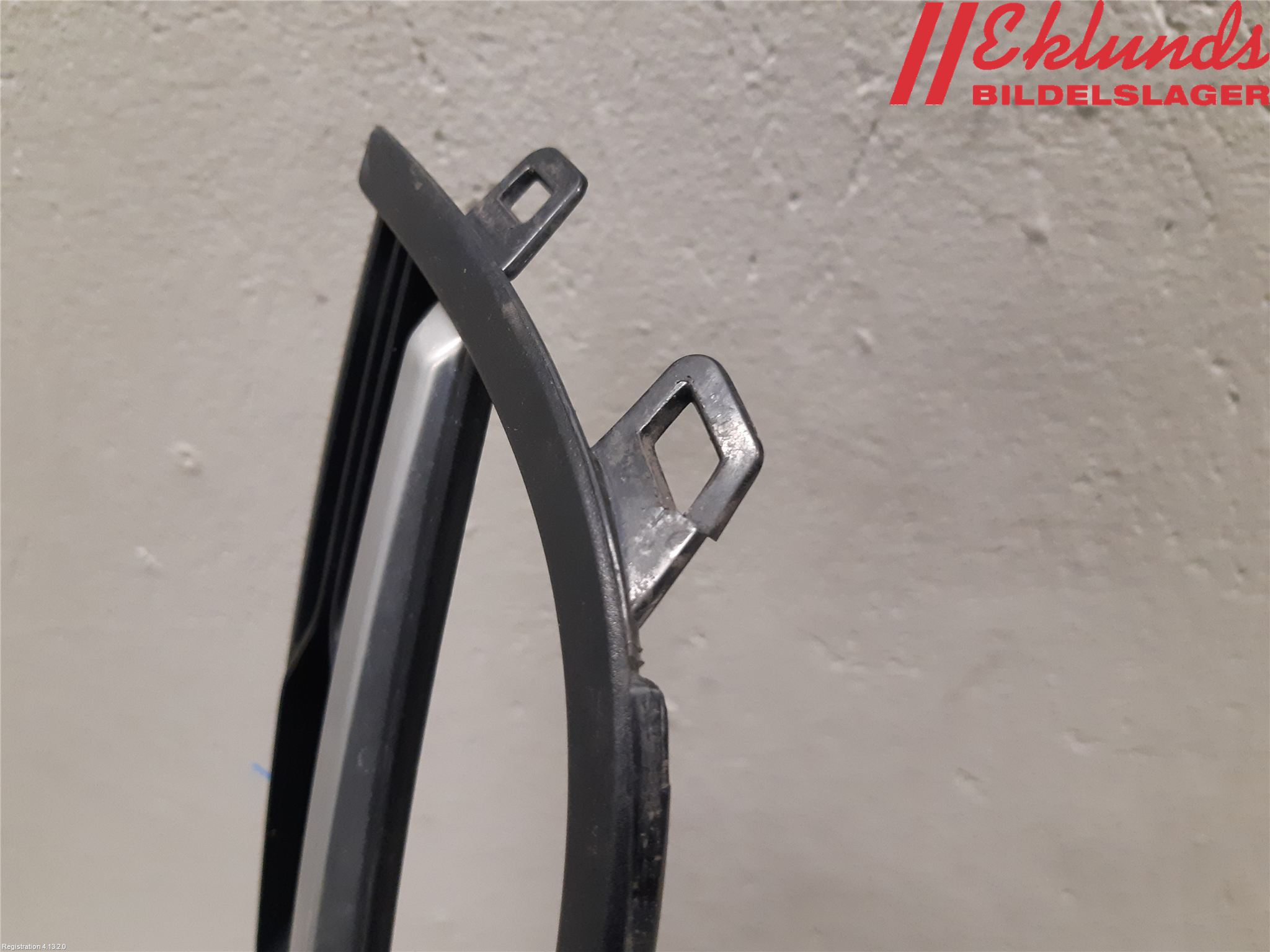 Volkswagen VW PASSAT 11-14 Dimljussarg Fram