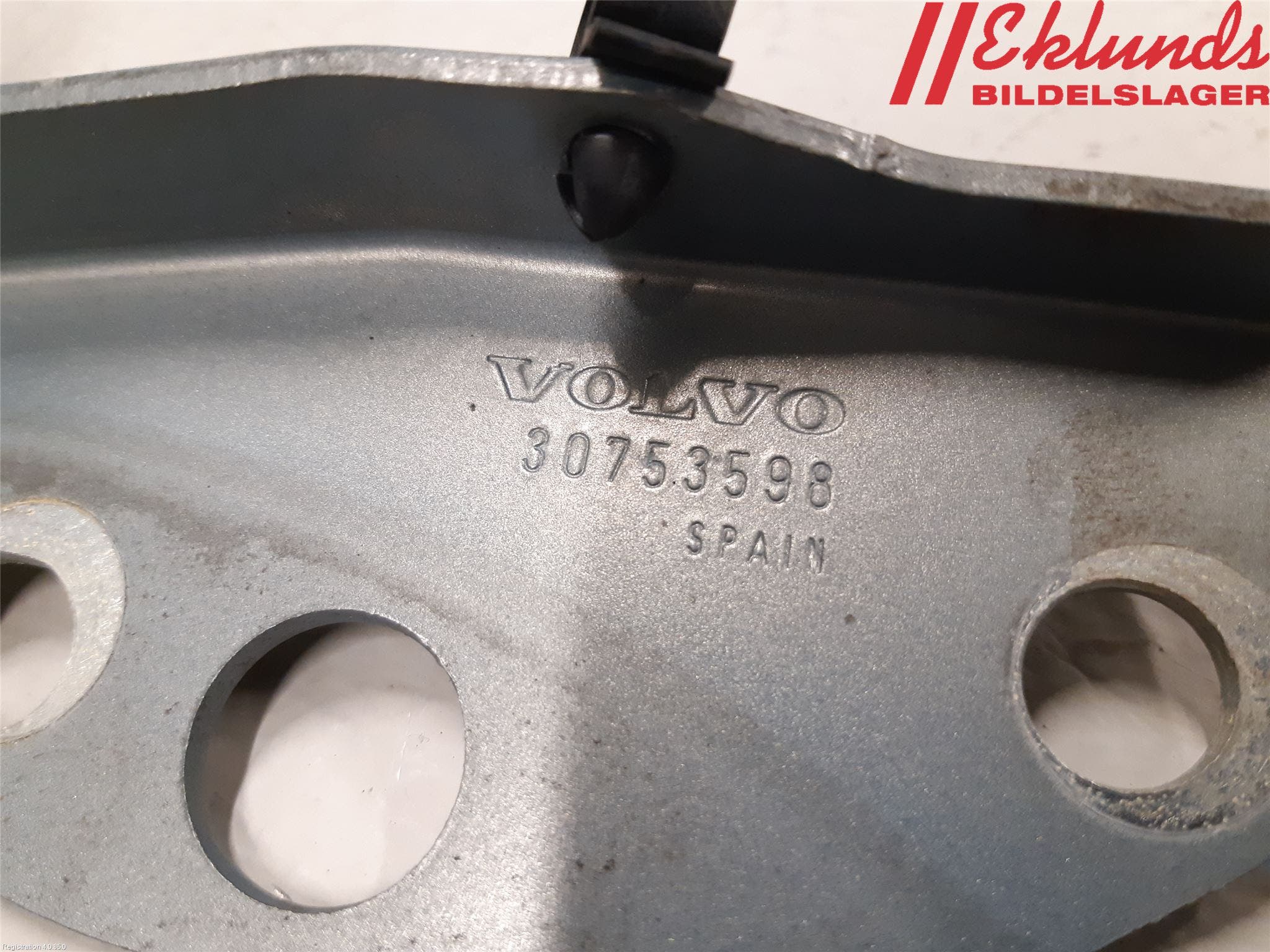 Volvo V50 08-12 Huvgångjärn