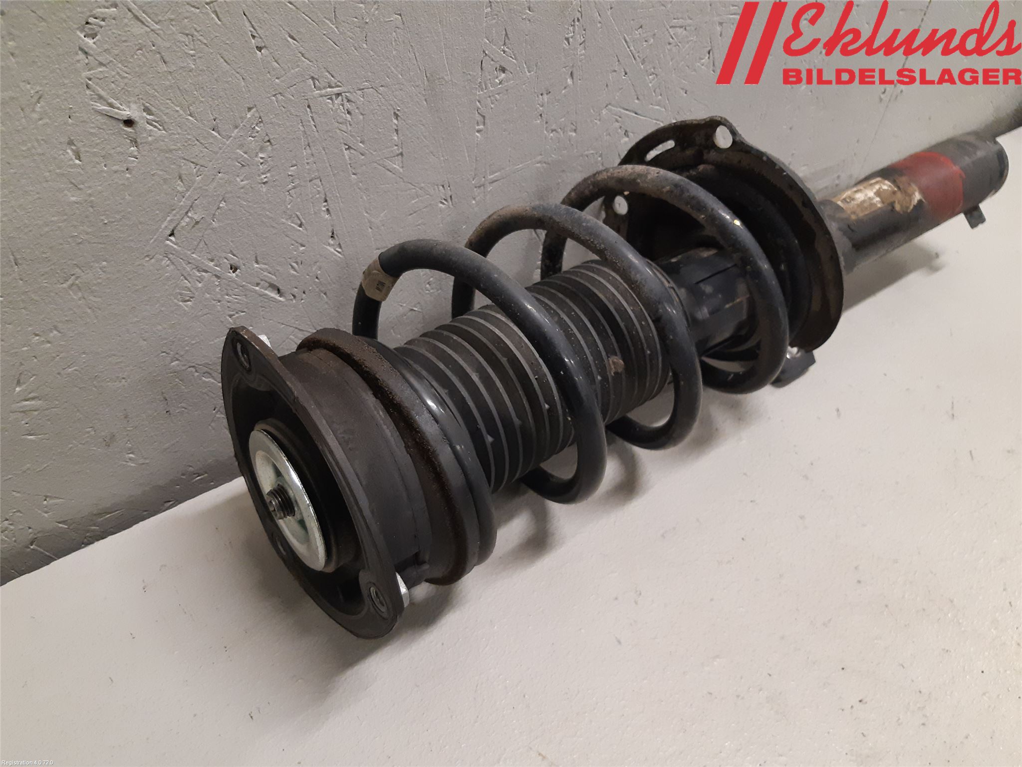 Volkswagen VW PASSAT 15-19 Fjäderben Fram Vänster