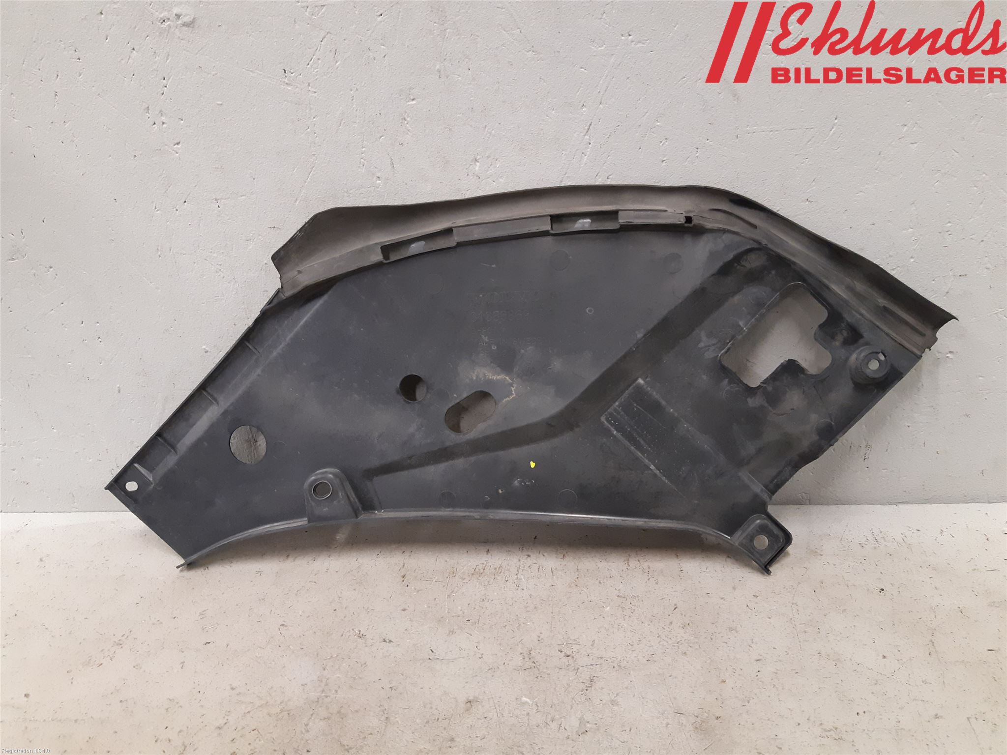 Volvo V90 17->> Täckplast Front