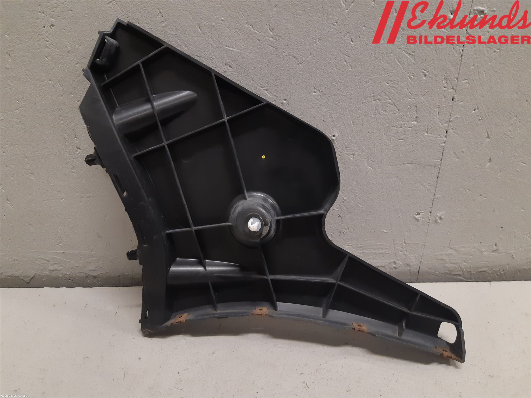 Volvo S60 11-13 Stötfångarfäste Bak Hö