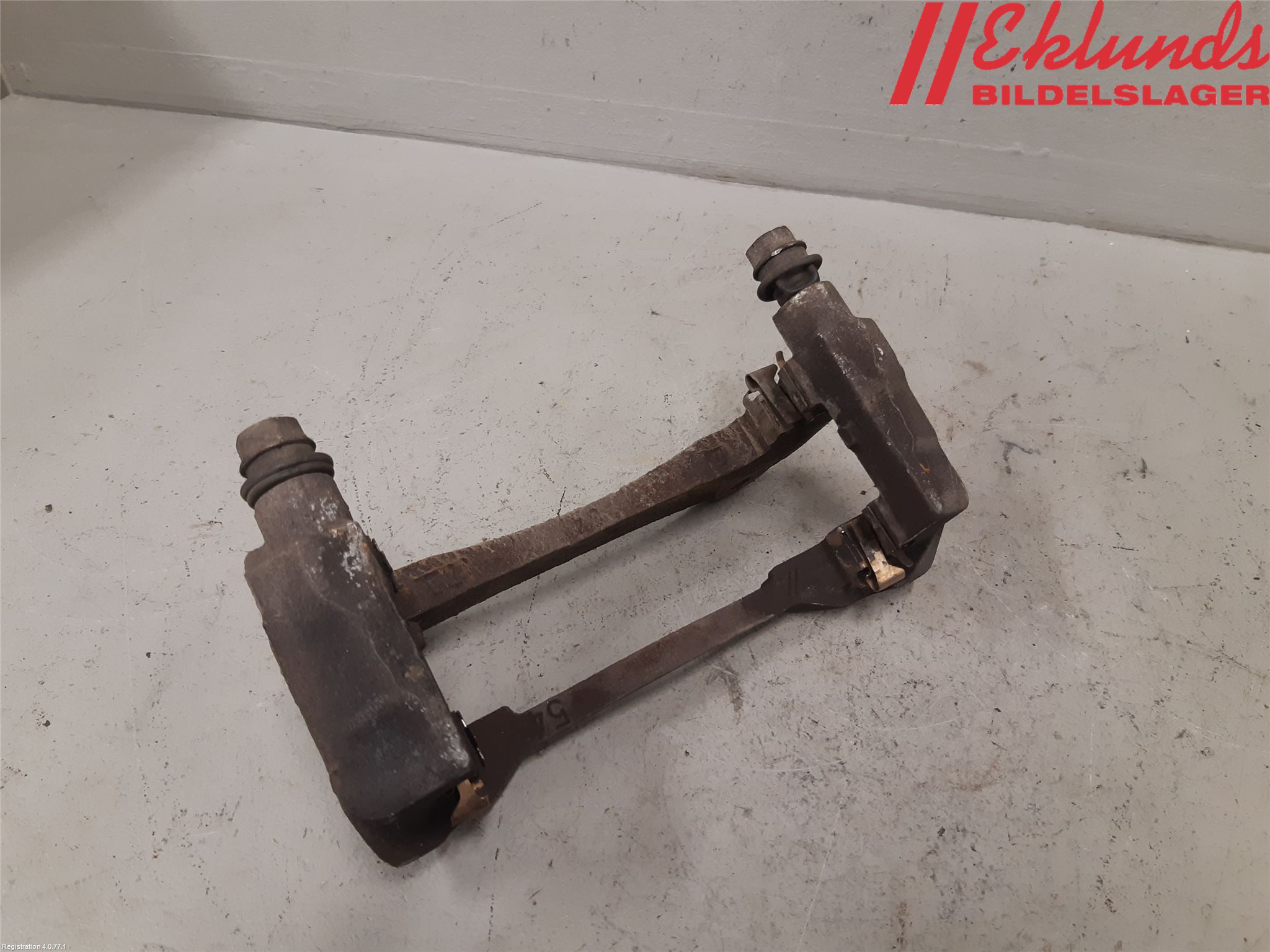 Toyota RAV4 19- Bromsokshållare