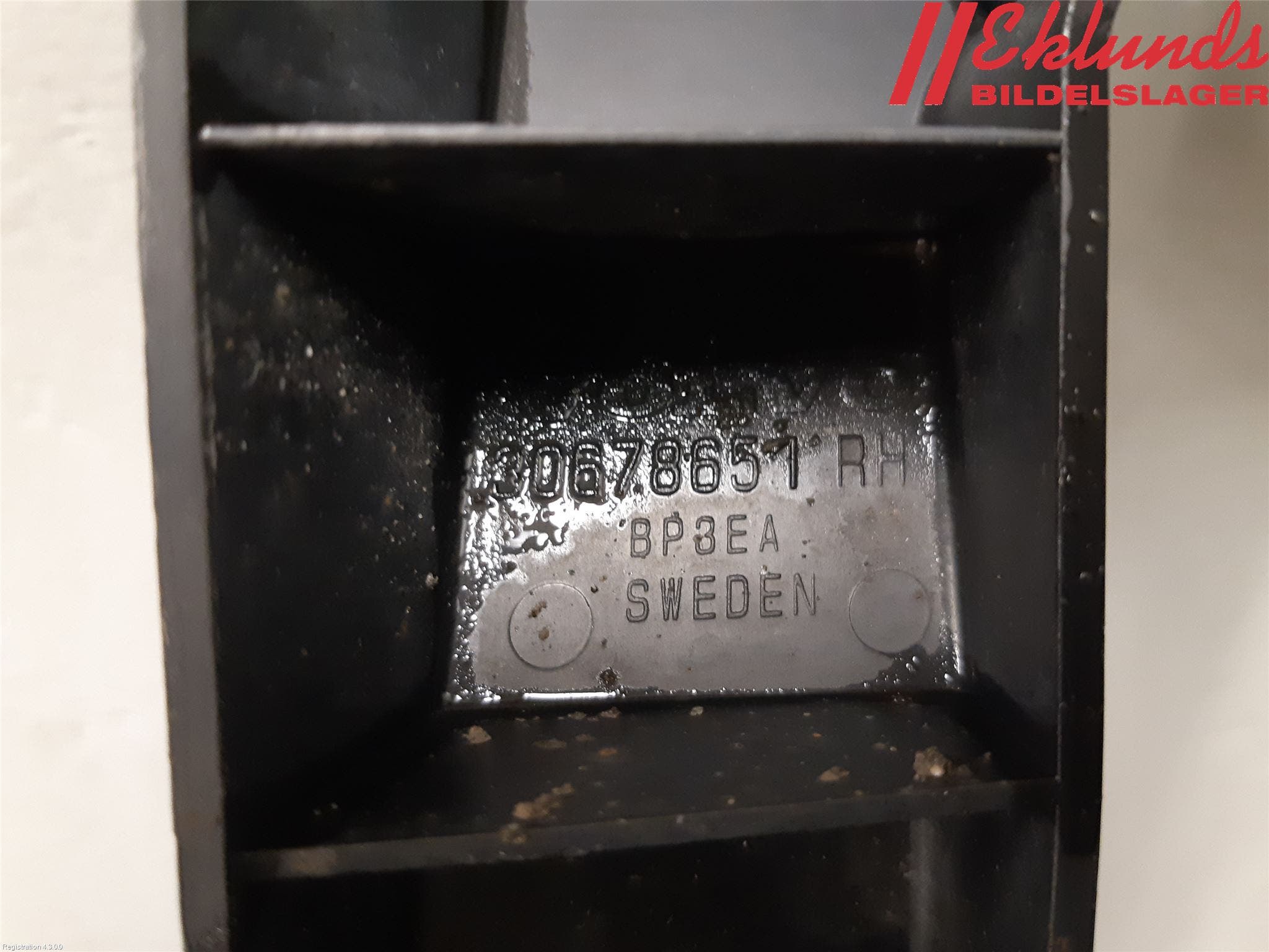 Volvo V70 08-13 Stötfångarfäste Bak Hö