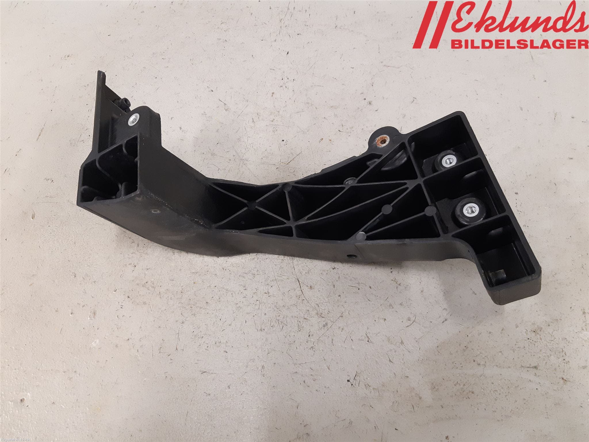 Hyundai i40 08-15 Strålkast Fästsarg