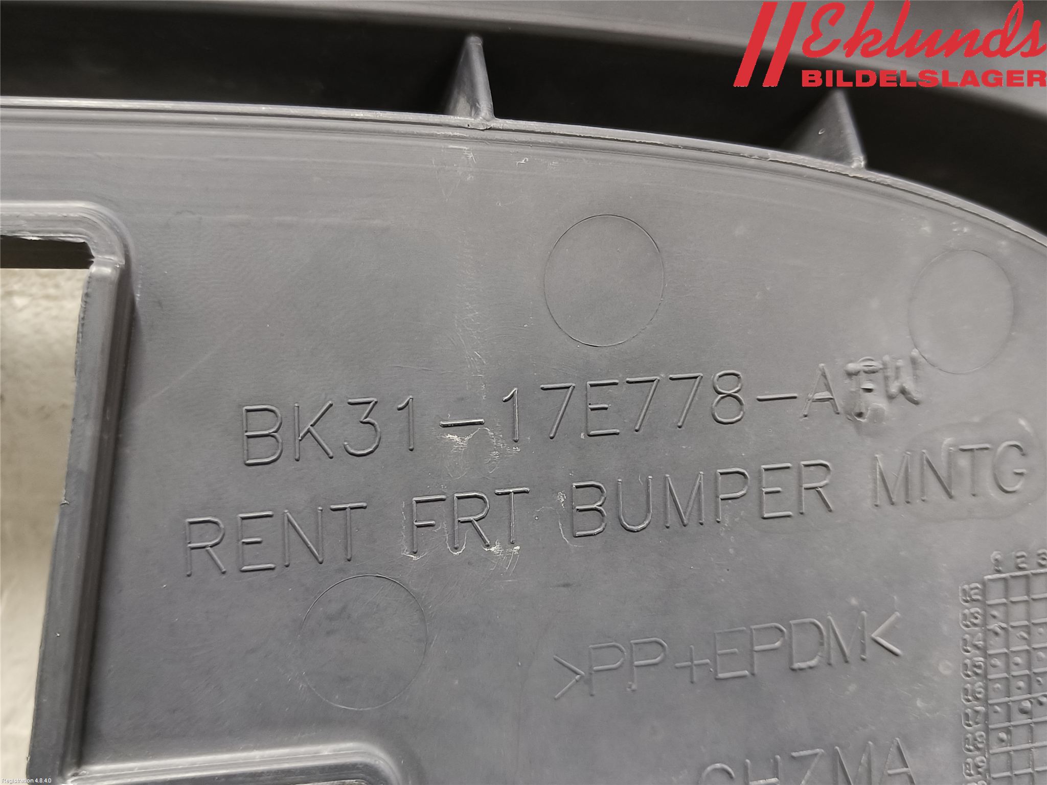 Ford TRANSIT SKÅP/BUSS 14-22 Grilldel Mitt