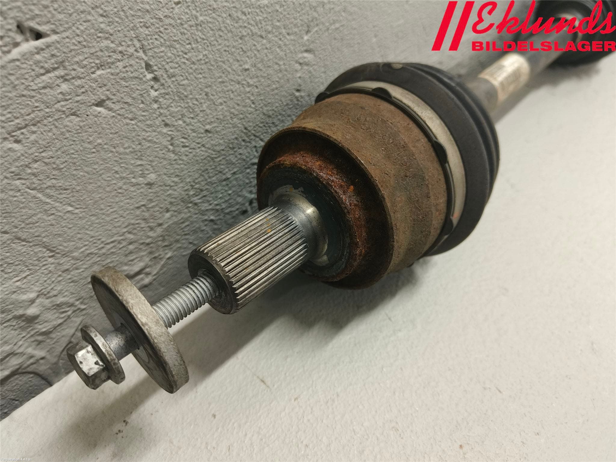 Volvo V40 12-19 Drivaxel Fram Höger