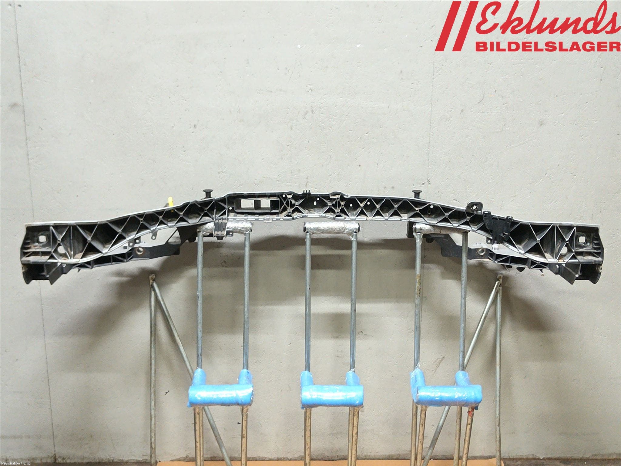 Ford FOCUS 11-14 Front Huvlåsplåt-Balk