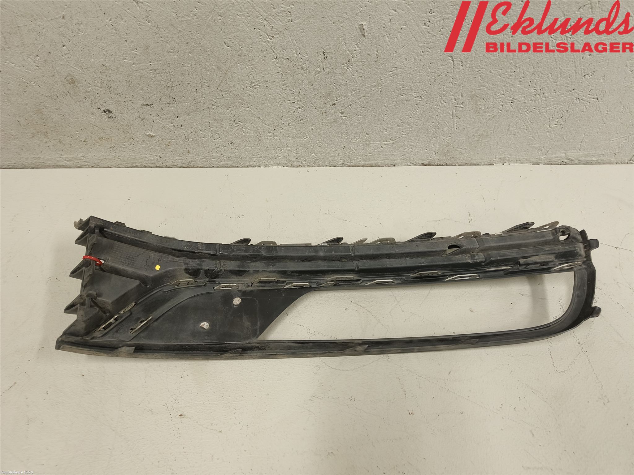 Volkswagen VW PASSAT 11-14 Dimljussarg Fram