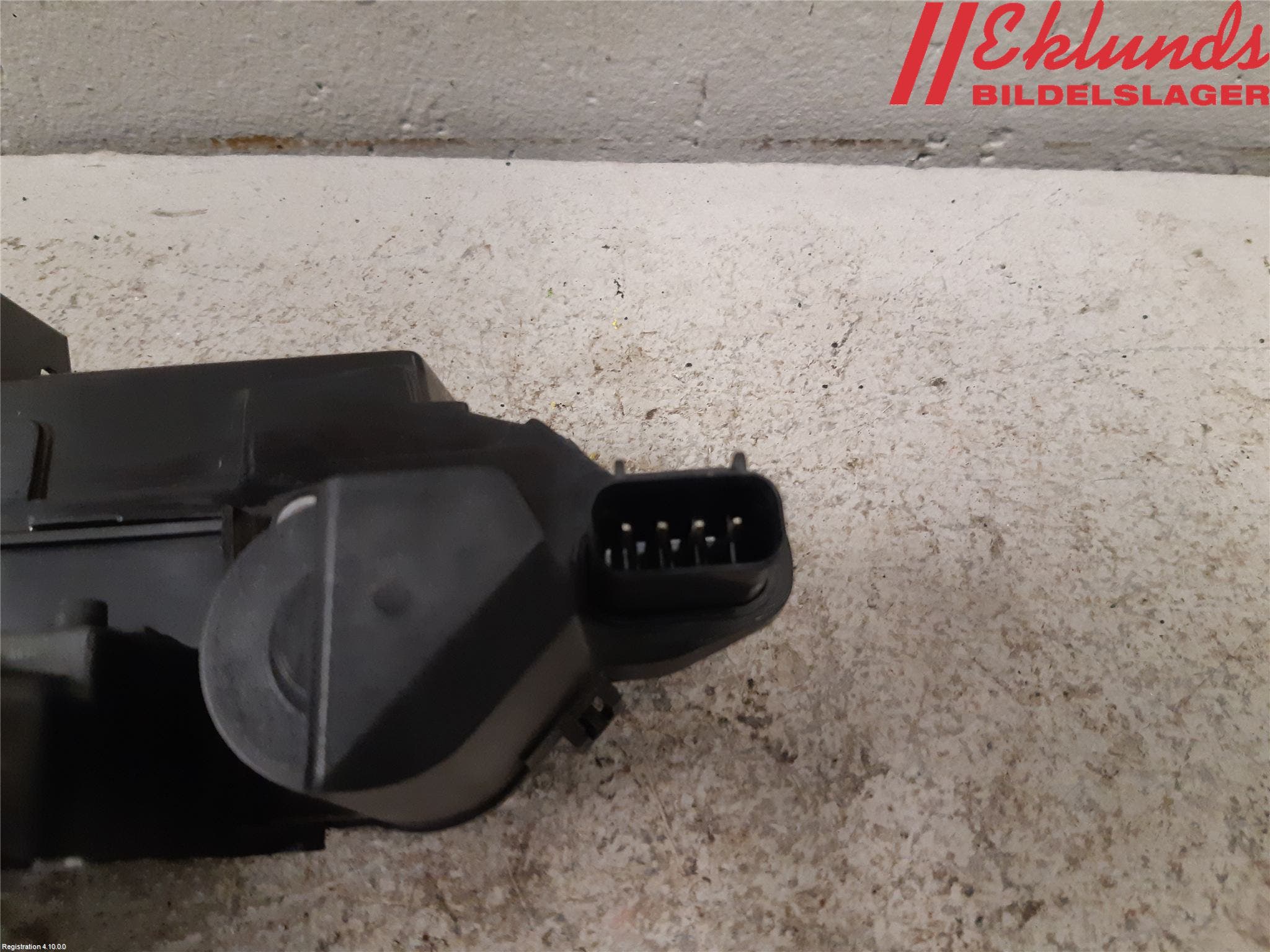 Volvo XC60 09-13 Låskista-Dörrlås