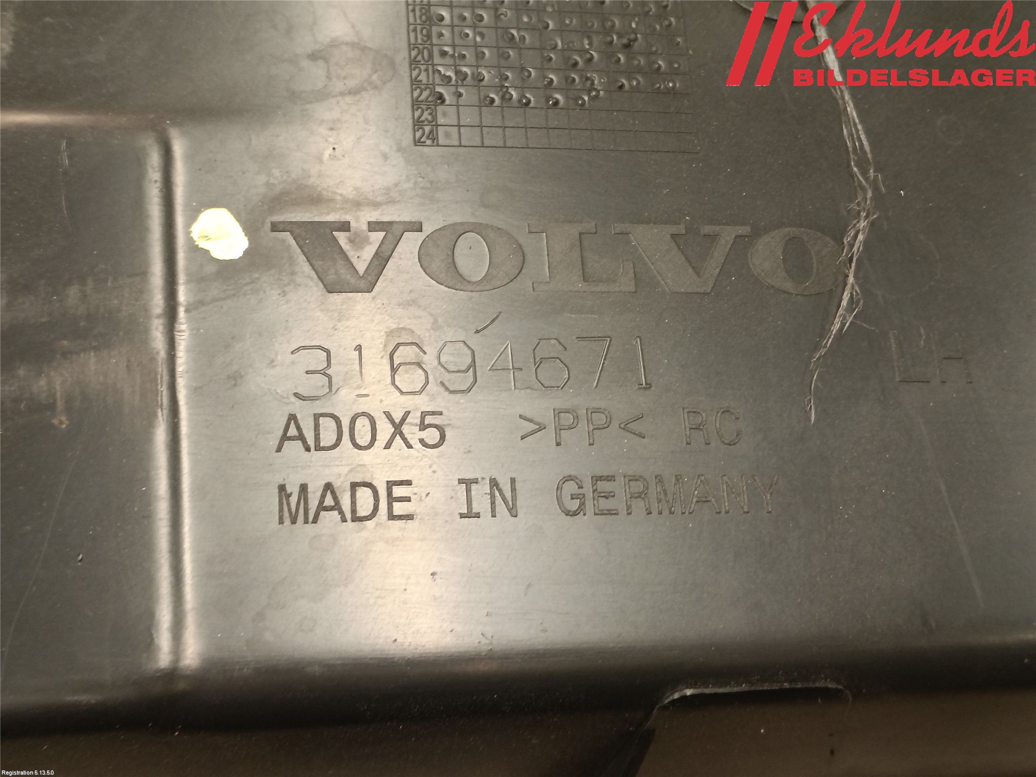 Volvo V90 17->> Skärm Inner