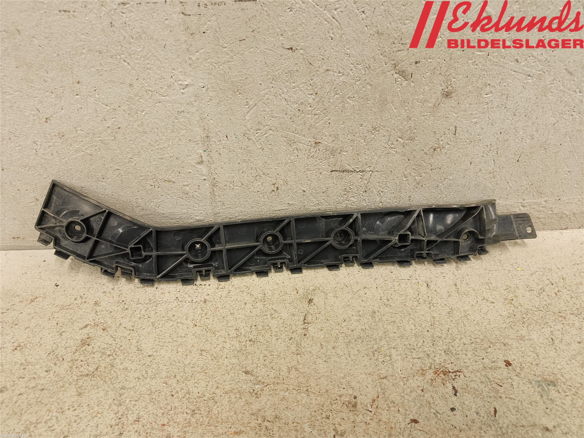 Ford EXPLORER 93-23 Stötfångarfäste Bak Vä