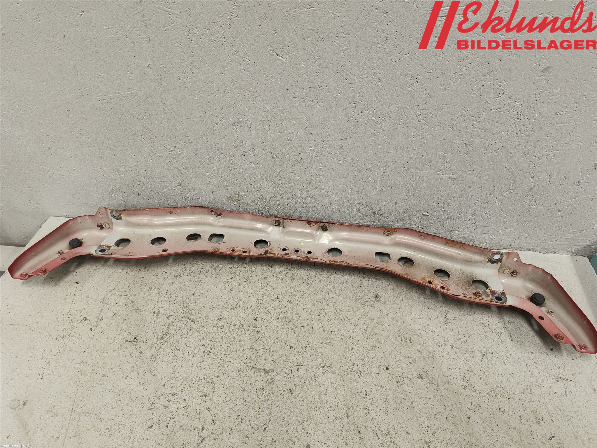 Suzuki SWIFT 11-16 Front Huvlåsplåt-Balk